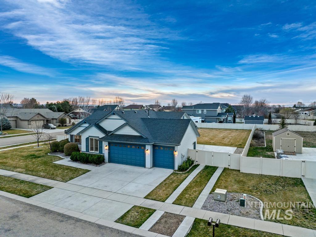 1883 N Prairie Wind, Middleton, Idaho 83644, 4 Bedrooms, 2 Bathrooms, Residential For Sale, Price $599,900,MLS 98977030