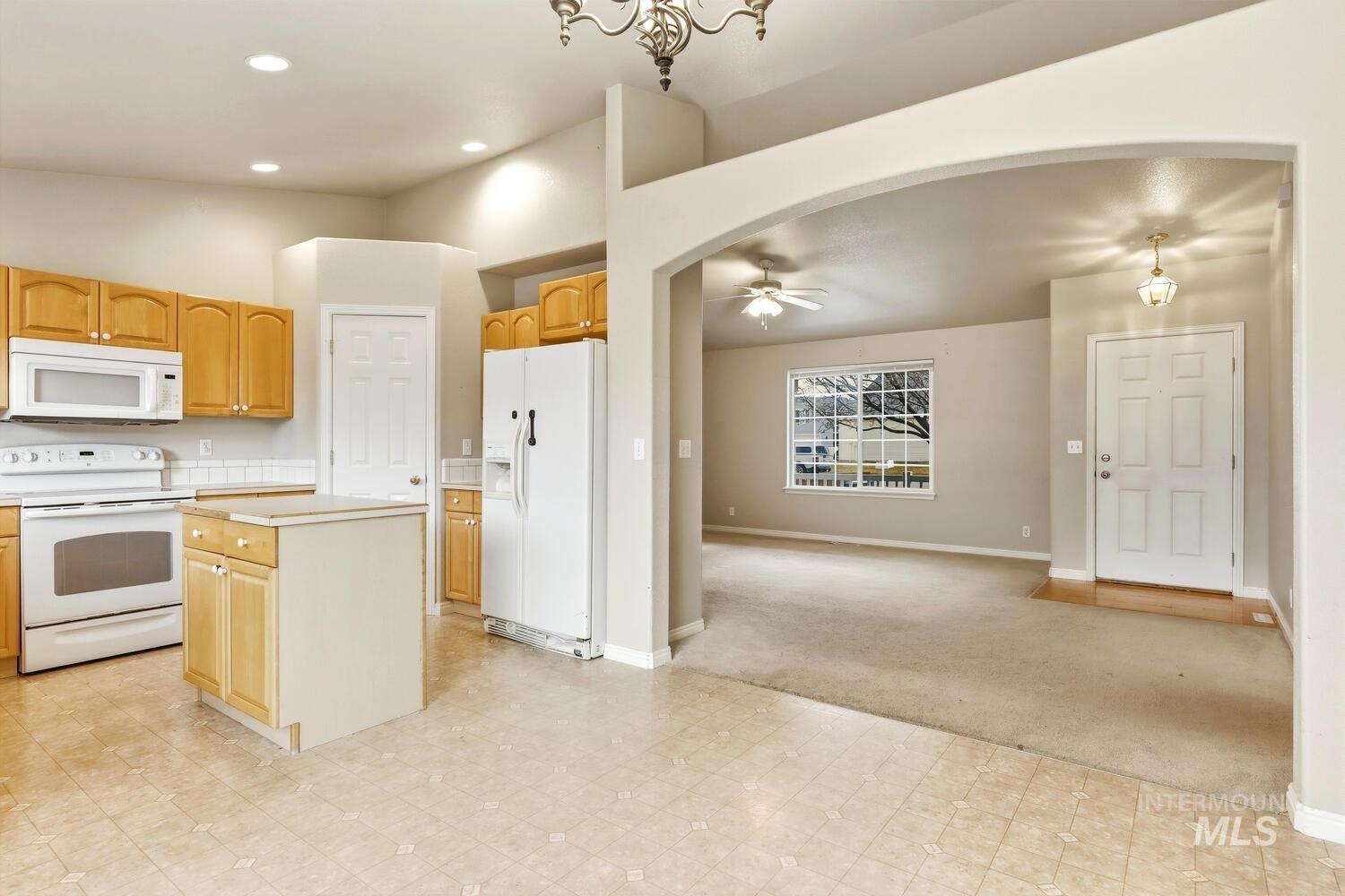 1883 N Pingo Ave., Kuna, Idaho 83634, 3 Bedrooms, 2 Bathrooms, Residential For Sale, Price $360,000, 98977036