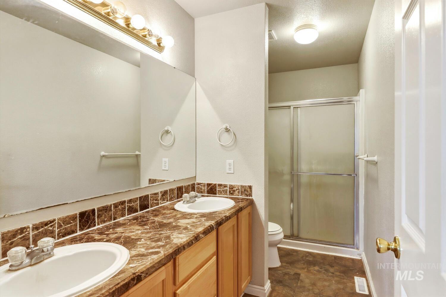 1883 N Pingo Ave., Kuna, Idaho 83634, 3 Bedrooms, 2 Bathrooms, Residential For Sale, Price $360,000, 98977036