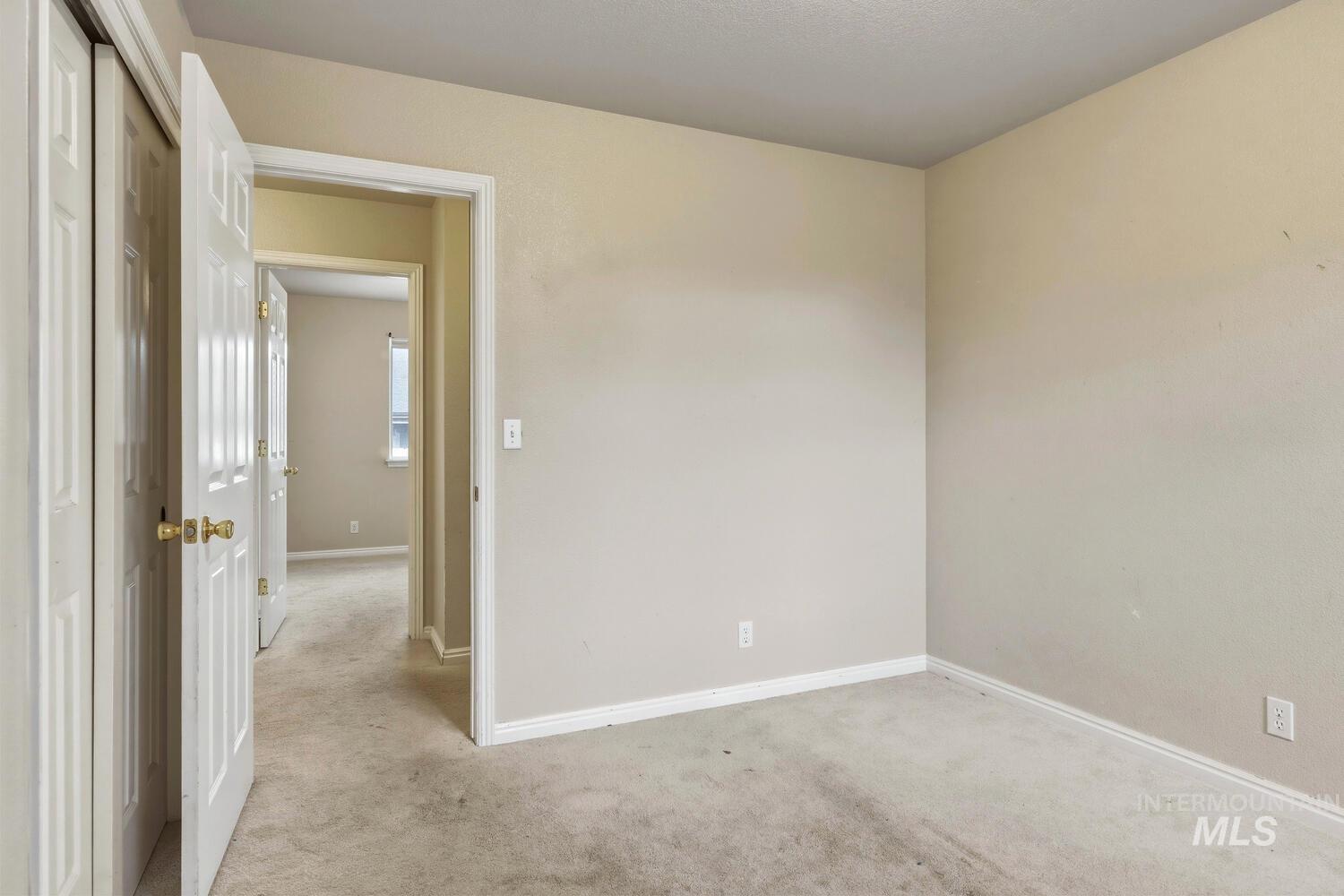 1883 N Pingo Ave., Kuna, Idaho 83634, 3 Bedrooms, 2 Bathrooms, Residential For Sale, Price $360,000, 98977036