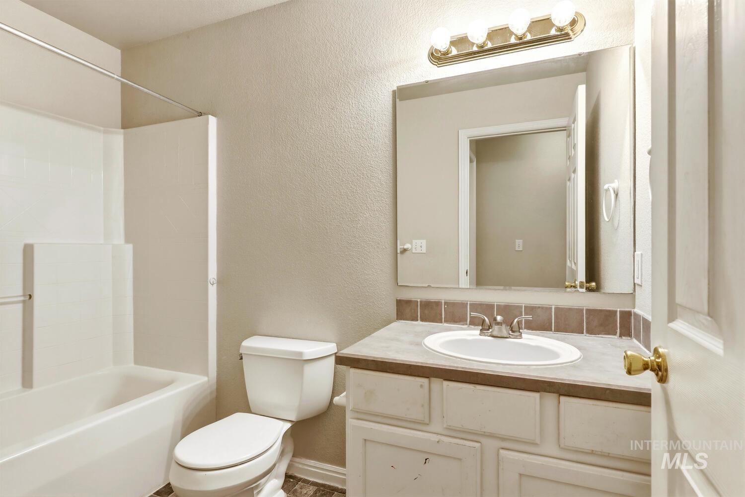 1883 N Pingo Ave., Kuna, Idaho 83634, 3 Bedrooms, 2 Bathrooms, Residential For Sale, Price $360,000, 98977036