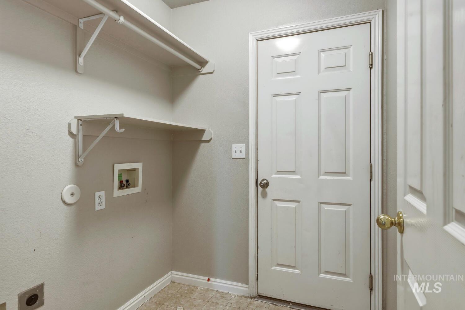 1883 N Pingo Ave., Kuna, Idaho 83634, 3 Bedrooms, 2 Bathrooms, Residential For Sale, Price $360,000, 98977036