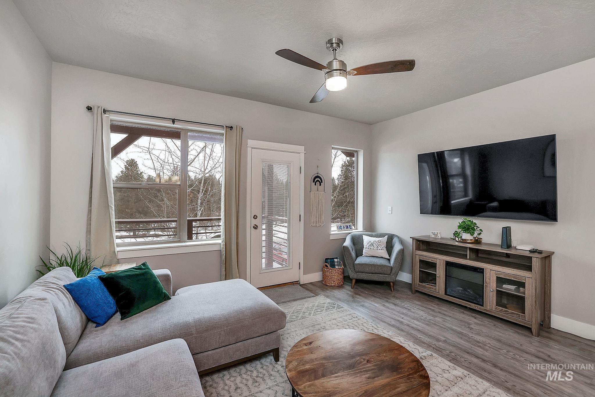 104 Broken Pine Ln., McCall, Idaho 83638, 3 Bedrooms, 3 Bathrooms, Residential For Sale, Price $539,900,MLS 98977040