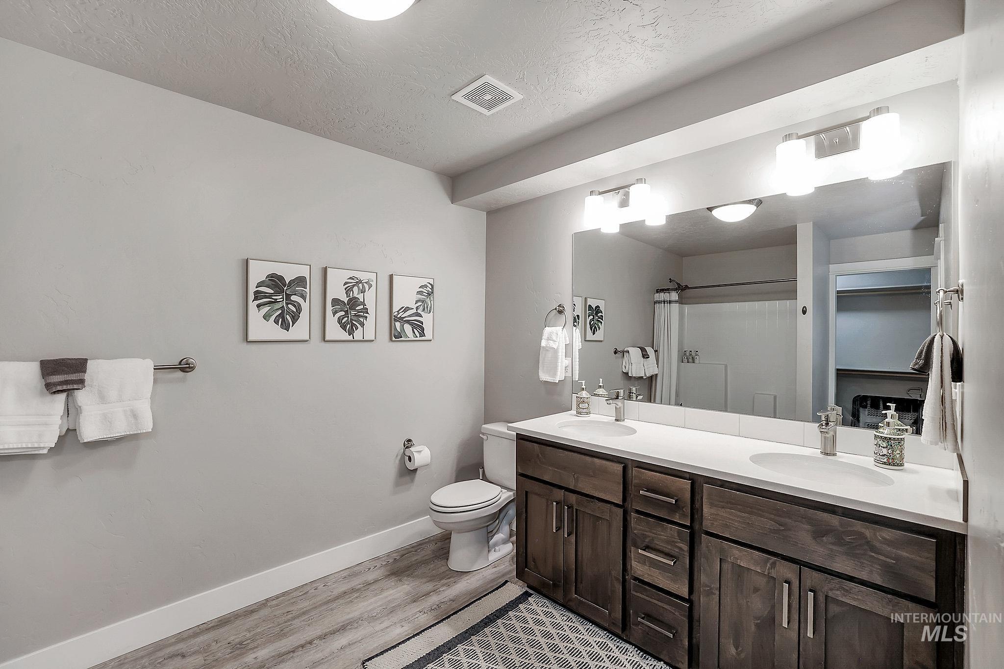 104 Broken Pine Ln., McCall, Idaho 83638, 3 Bedrooms, 3 Bathrooms, Residential For Sale, Price $539,900,MLS 98977040