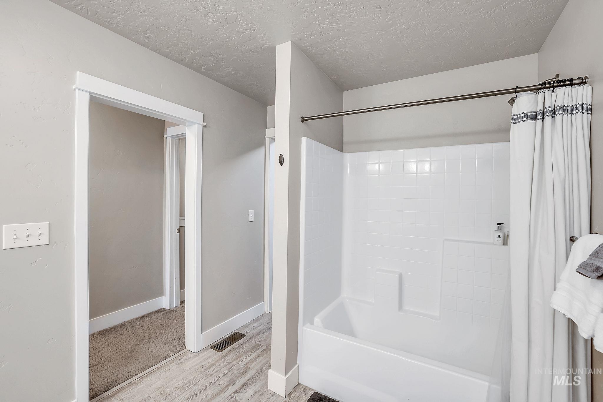 104 Broken Pine Ln., McCall, Idaho 83638, 3 Bedrooms, 3 Bathrooms, Residential For Sale, Price $539,900,MLS 98977040