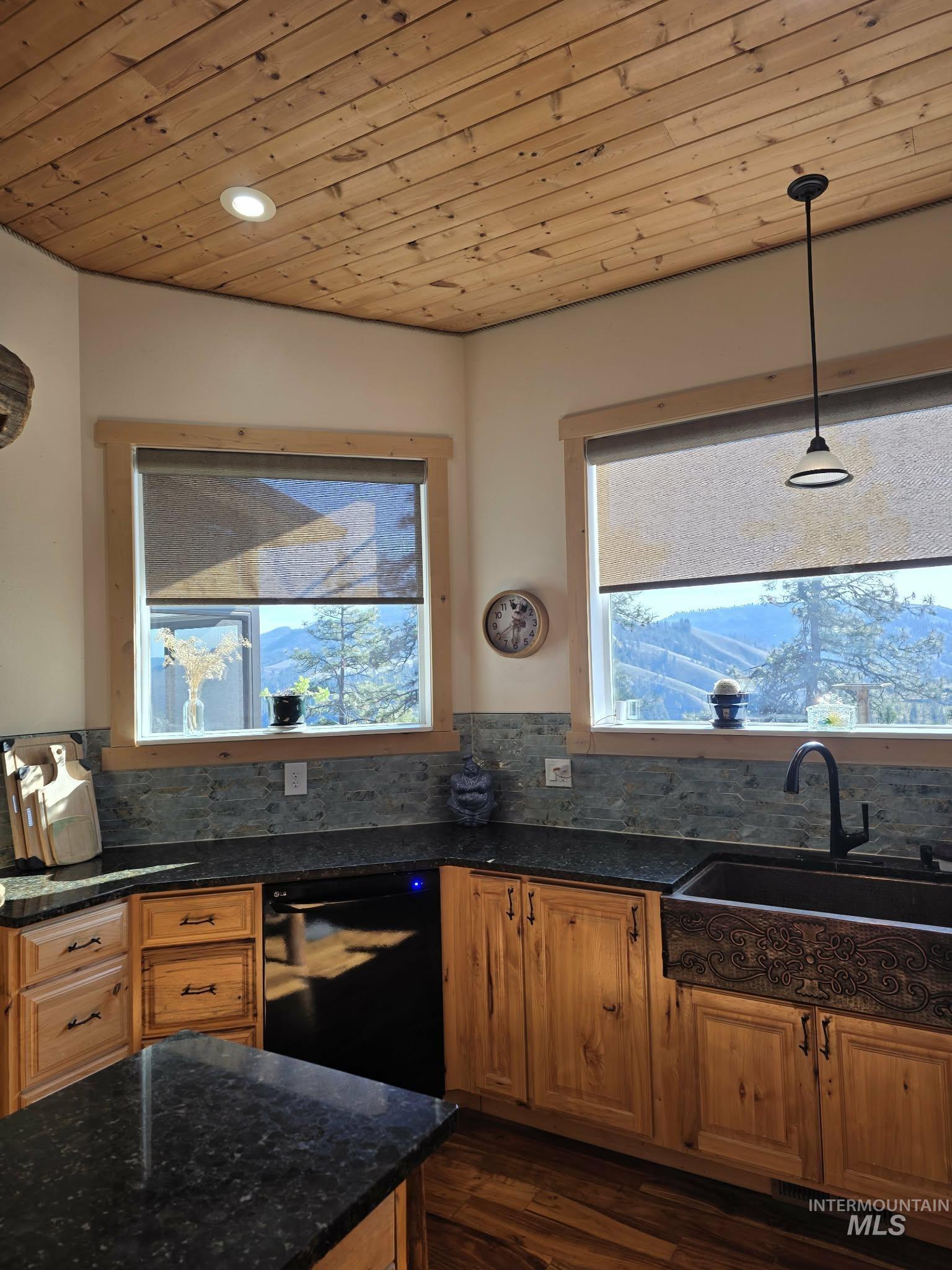 809 River Pointe Lane, Lenore, Idaho 83541, 2 Bedrooms, 2 Bathrooms, Residential For Sale, Price $995,000,MLS 98977042