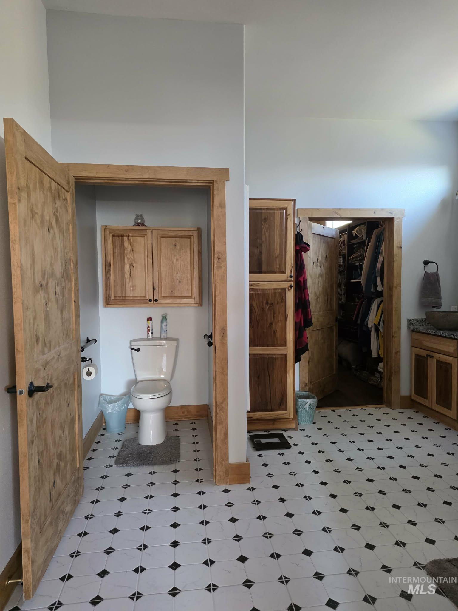 809 River Pointe Lane, Lenore, Idaho 83541, 2 Bedrooms, 2 Bathrooms, Residential For Sale, Price $995,000,MLS 98977042