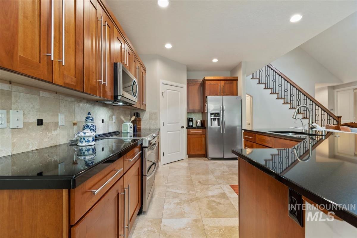 1908 S Stream Pointe Ln, Eagle, Idaho 83616-7135, 4 Bedrooms, 3.5 Bathrooms, Residential For Sale, Price $759,000, 98977043