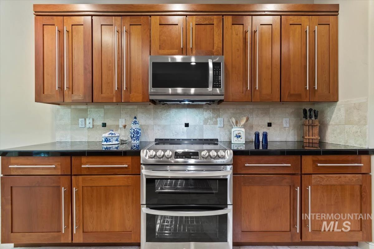 1908 S Stream Pointe Ln, Eagle, Idaho 83616-7135, 4 Bedrooms, 3.5 Bathrooms, Residential For Sale, Price $759,000, 98977043