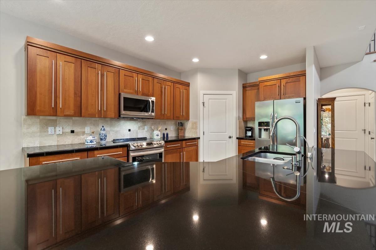 1908 S Stream Pointe Ln, Eagle, Idaho 83616-7135, 4 Bedrooms, 3.5 Bathrooms, Residential For Sale, Price $759,000, 98977043