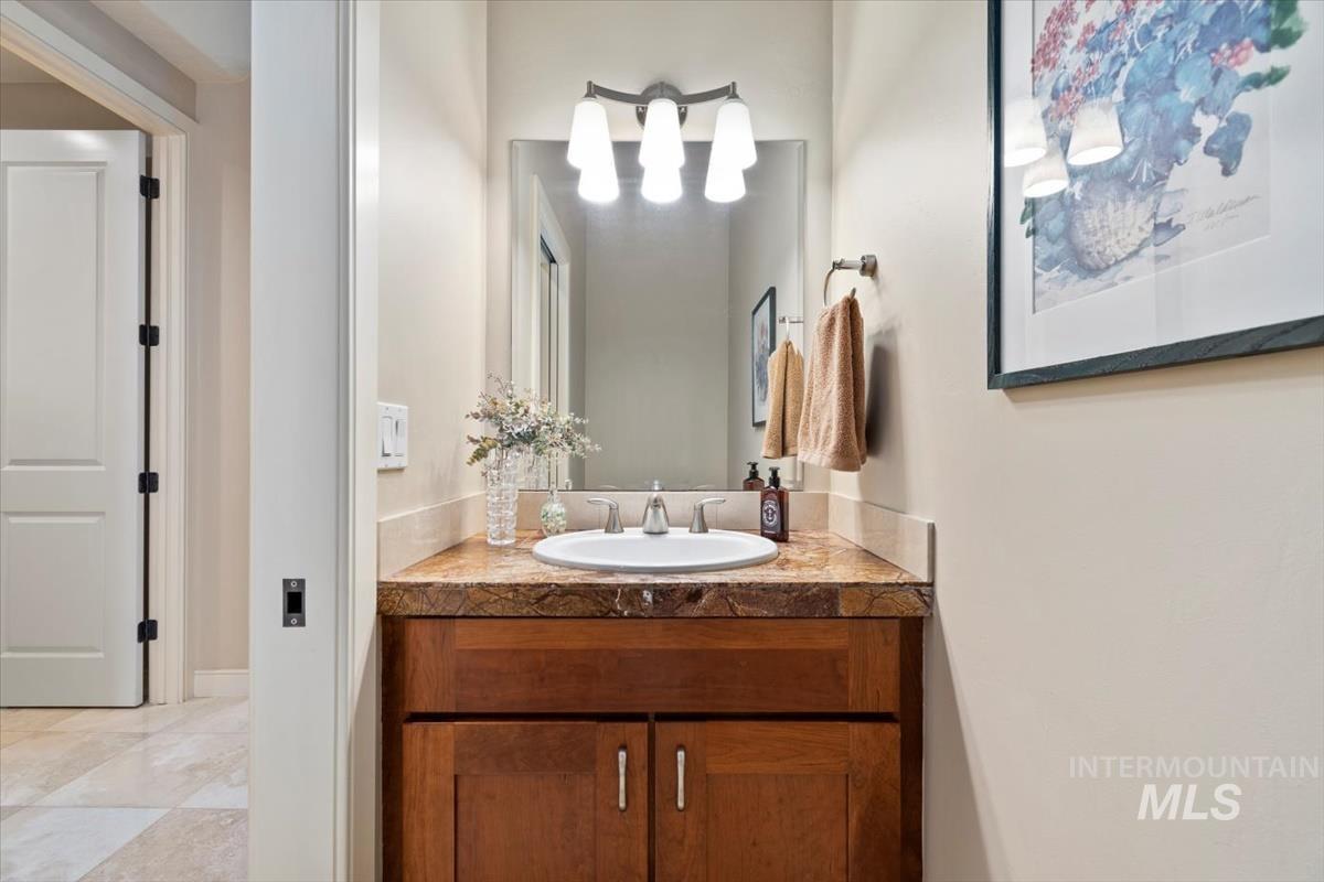 1908 S Stream Pointe Ln, Eagle, Idaho 83616-7135, 4 Bedrooms, 3.5 Bathrooms, Residential For Sale, Price $759,000, 98977043