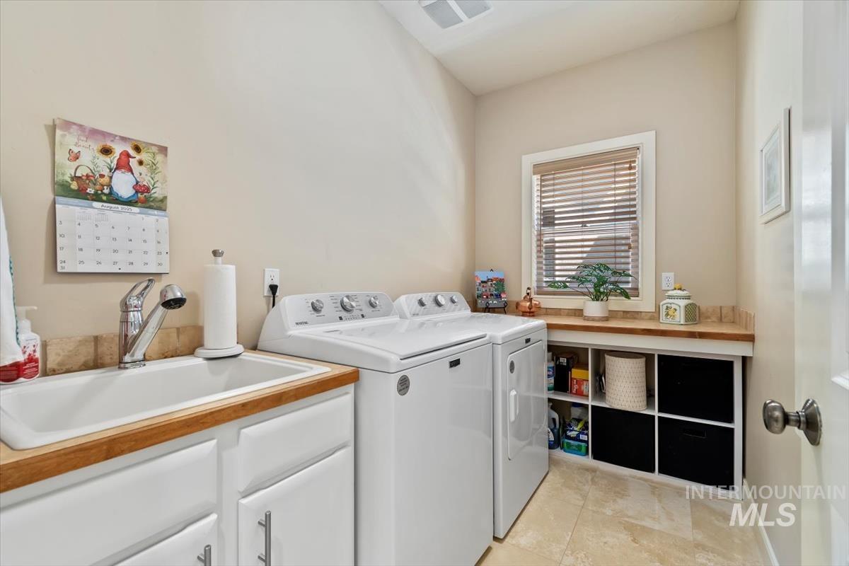 1908 S Stream Pointe Ln, Eagle, Idaho 83616-7135, 4 Bedrooms, 3.5 Bathrooms, Residential For Sale, Price $759,000, 98977043