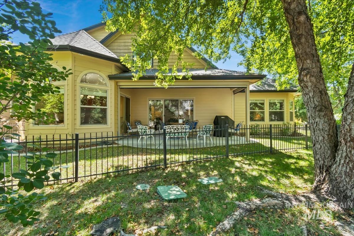 1908 S Stream Pointe Ln, Eagle, Idaho 83616-7135, 4 Bedrooms, 3.5 Bathrooms, Residential For Sale, Price $759,000, 98977043