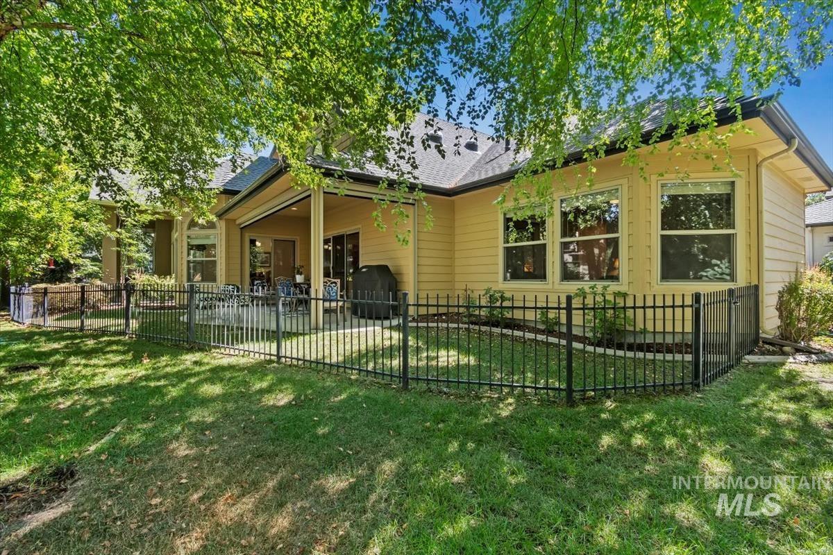 1908 S Stream Pointe Ln, Eagle, Idaho 83616-7135, 4 Bedrooms, 3.5 Bathrooms, Residential For Sale, Price $759,000, 98977043