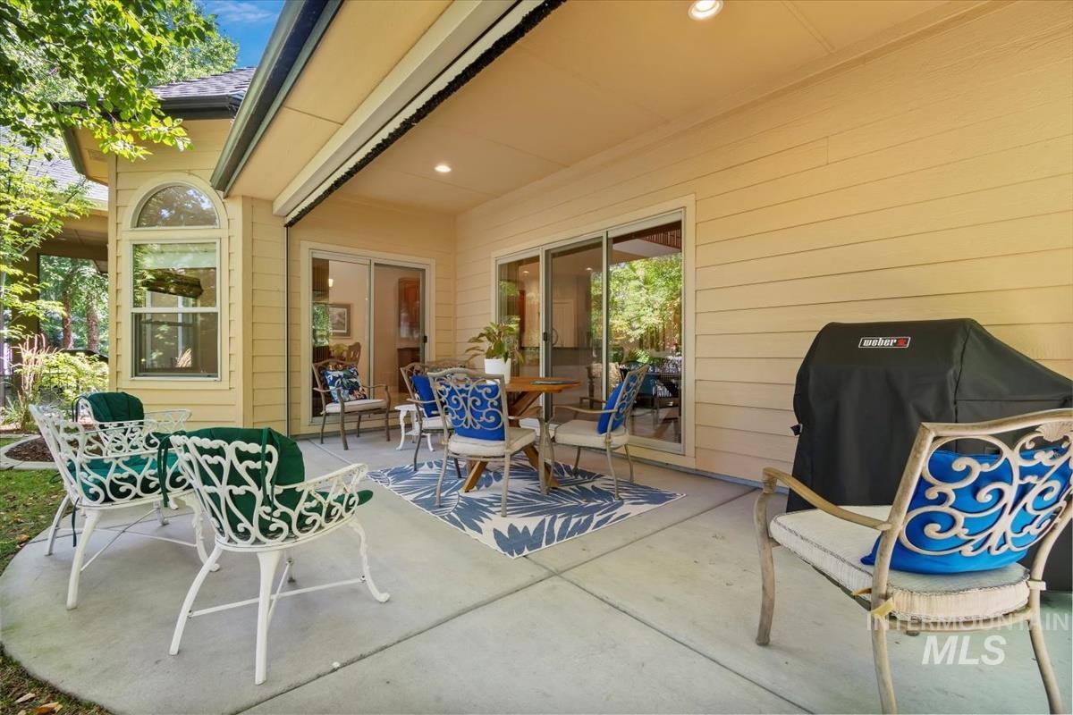 1908 S Stream Pointe Ln, Eagle, Idaho 83616-7135, 4 Bedrooms, 3.5 Bathrooms, Residential For Sale, Price $759,000, 98977043