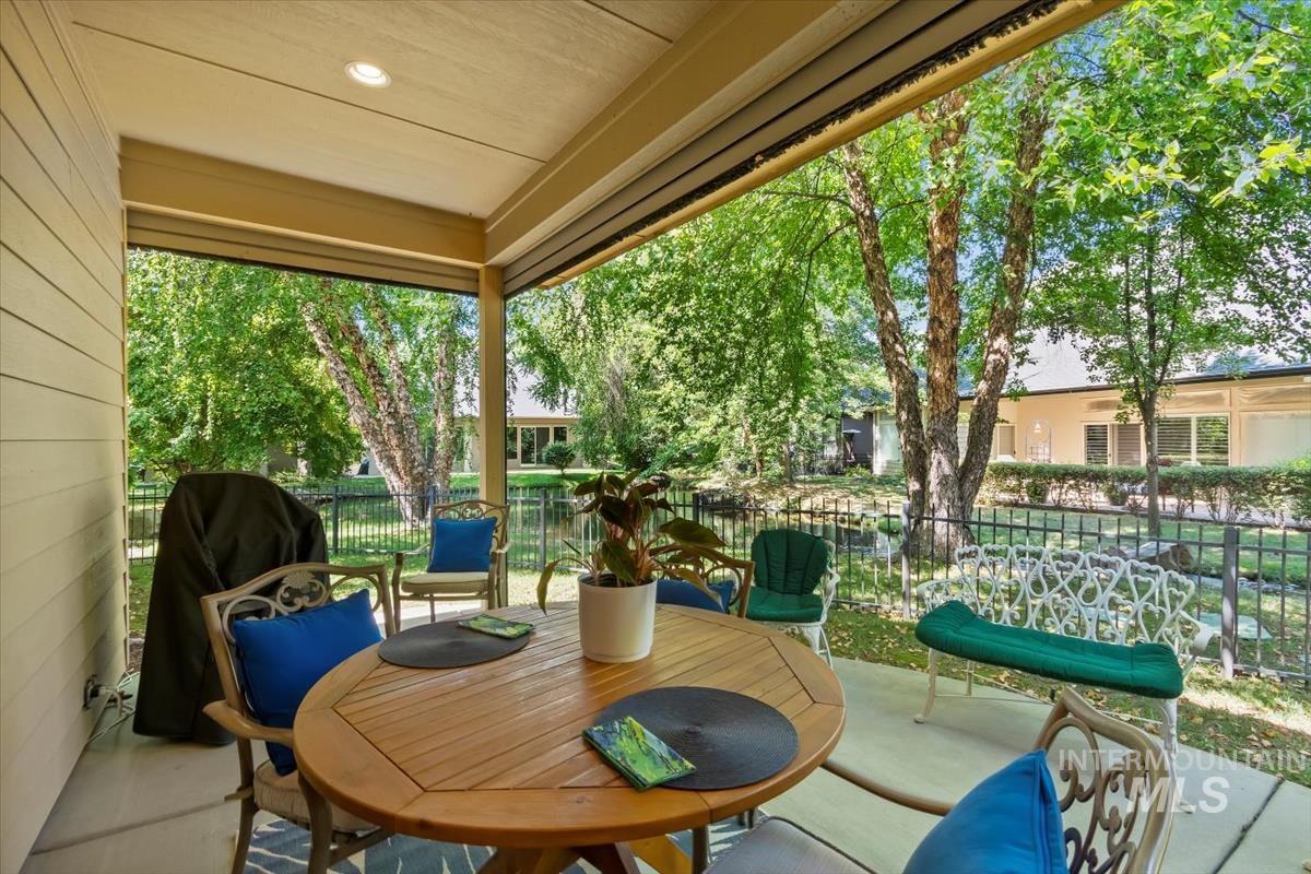 1908 S Stream Pointe Ln, Eagle, Idaho 83616-7135, 4 Bedrooms, 3.5 Bathrooms, Residential For Sale, Price $759,000, 98977043