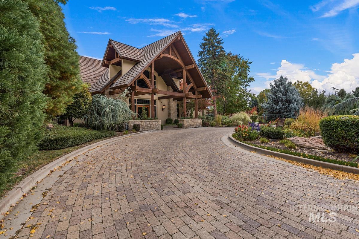 1908 S Stream Pointe Ln, Eagle, Idaho 83616-7135, 4 Bedrooms, 3.5 Bathrooms, Residential For Sale, Price $759,000, 98977043