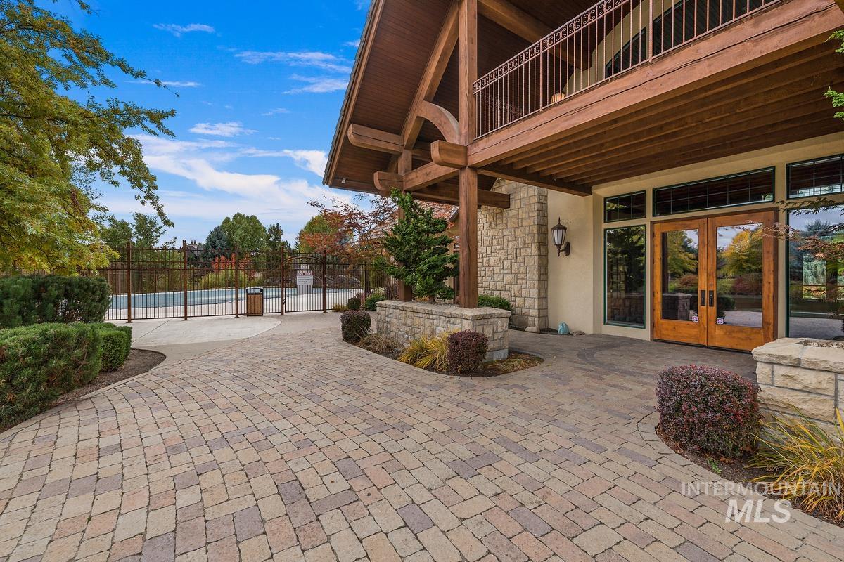 1908 S Stream Pointe Ln, Eagle, Idaho 83616-7135, 4 Bedrooms, 3.5 Bathrooms, Residential For Sale, Price $759,000, 98977043