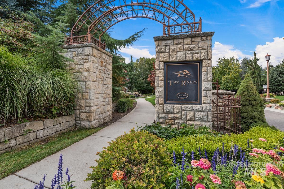 1908 S Stream Pointe Ln, Eagle, Idaho 83616-7135, 4 Bedrooms, 3.5 Bathrooms, Residential For Sale, Price $759,000, 98977043