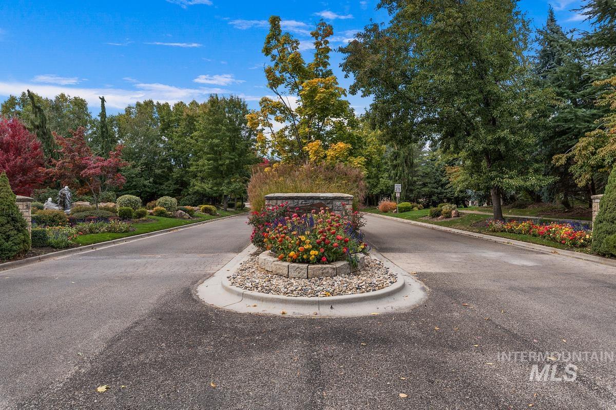 1908 S Stream Pointe Ln, Eagle, Idaho 83616-7135, 4 Bedrooms, 3.5 Bathrooms, Residential For Sale, Price $759,000, 98977043