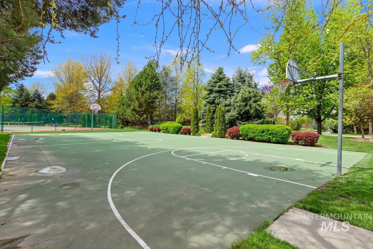 1908 S Stream Pointe Ln, Eagle, Idaho 83616-7135, 4 Bedrooms, 3.5 Bathrooms, Residential For Sale, Price $759,000, 98977043