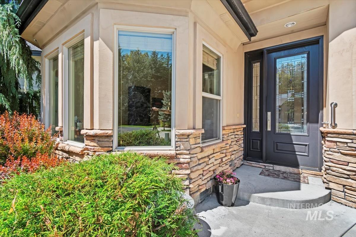 1908 S Stream Pointe Ln, Eagle, Idaho 83616-7135, 4 Bedrooms, 3.5 Bathrooms, Residential For Sale, Price $759,000, 98977043