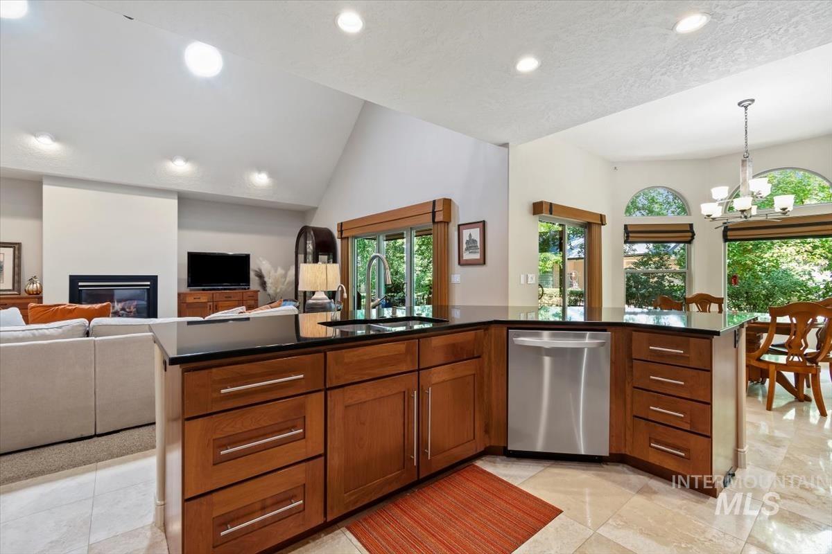 1908 S Stream Pointe Ln, Eagle, Idaho 83616-7135, 4 Bedrooms, 3.5 Bathrooms, Residential For Sale, Price $759,000, 98977043