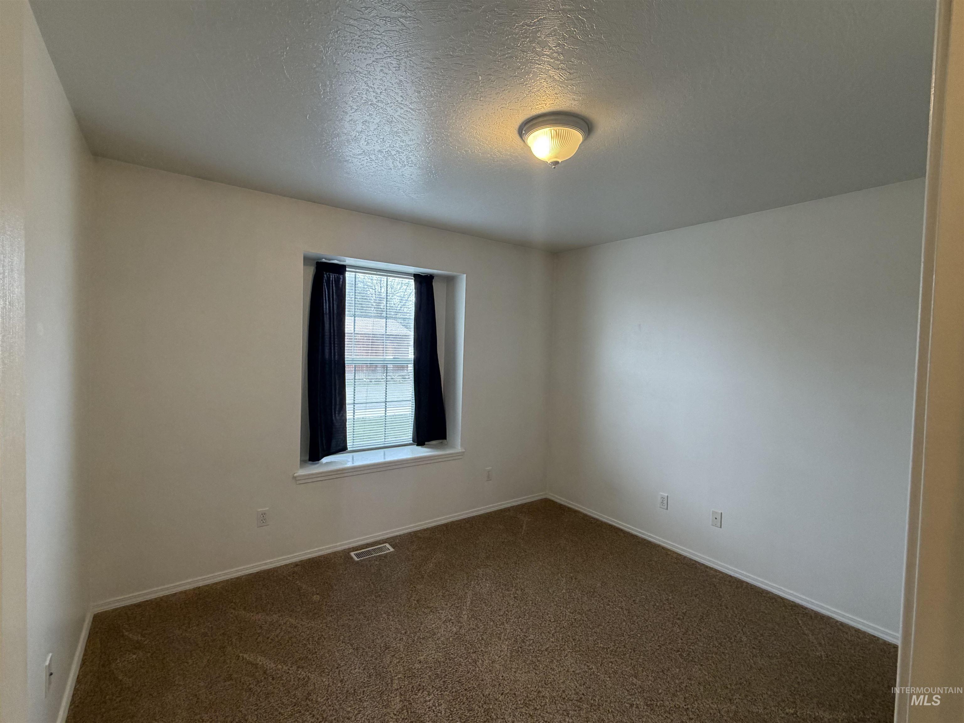 421 W 6th Street, Emmett, Idaho 83617, 3 Bedrooms, 2 Bathrooms, Residential For Sale, Price $475,000,MLS 98977044