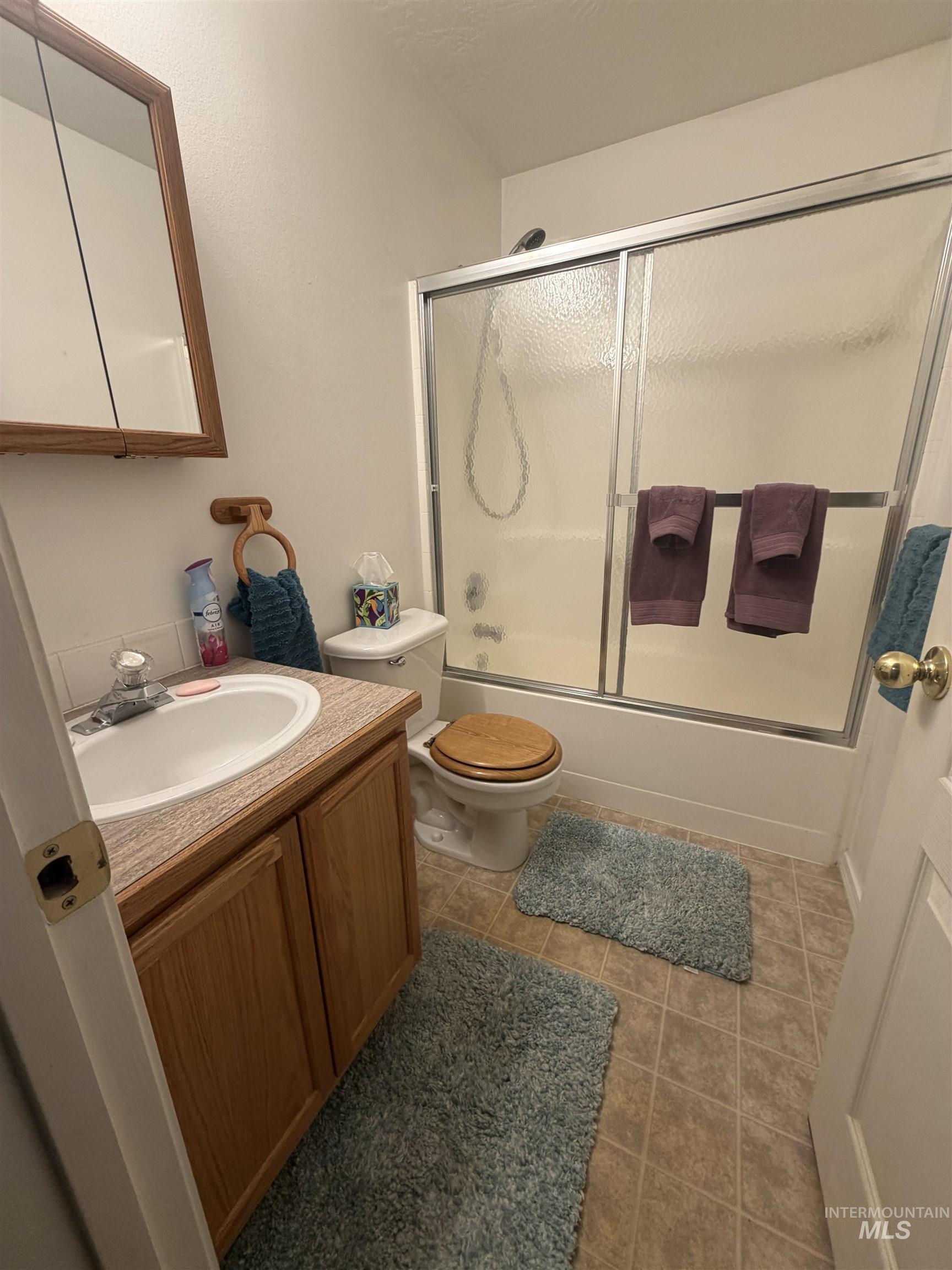 421 W 6th Street, Emmett, Idaho 83617, 3 Bedrooms, 2 Bathrooms, Residential For Sale, Price $475,000,MLS 98977044