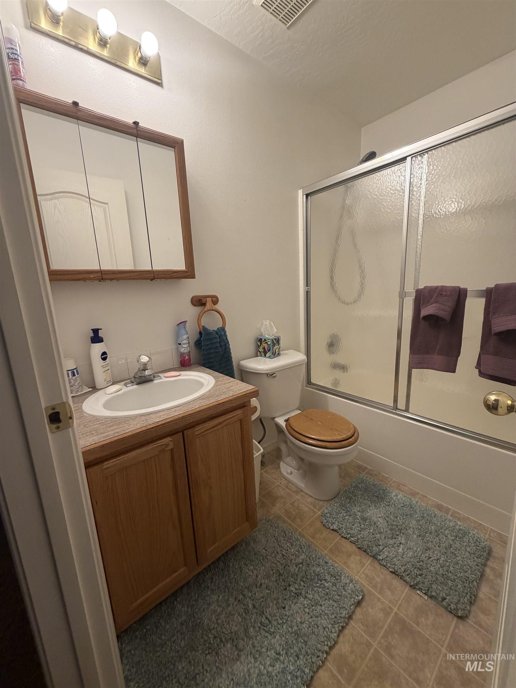 421 W 6th Street, Emmett, Idaho 83617, 3 Bedrooms, 2 Bathrooms, Residential For Sale, Price $475,000,MLS 98977044