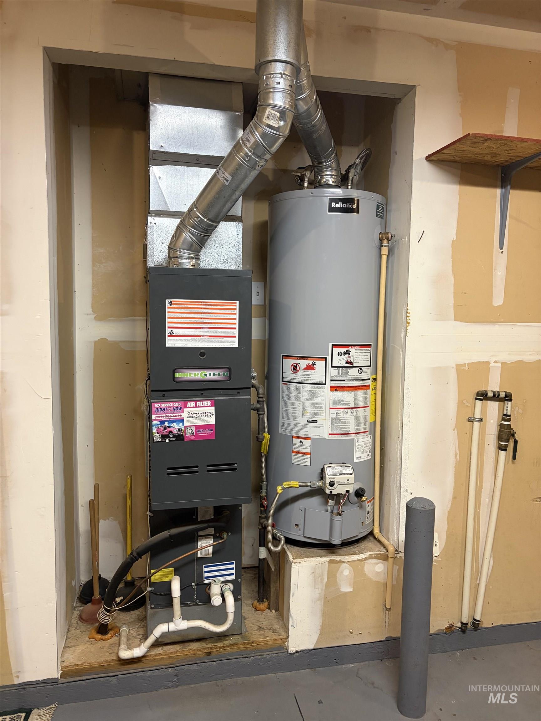 421 W 6th Street, Emmett, Idaho 83617, 3 Bedrooms, 2 Bathrooms, Residential For Sale, Price $475,000,MLS 98977044