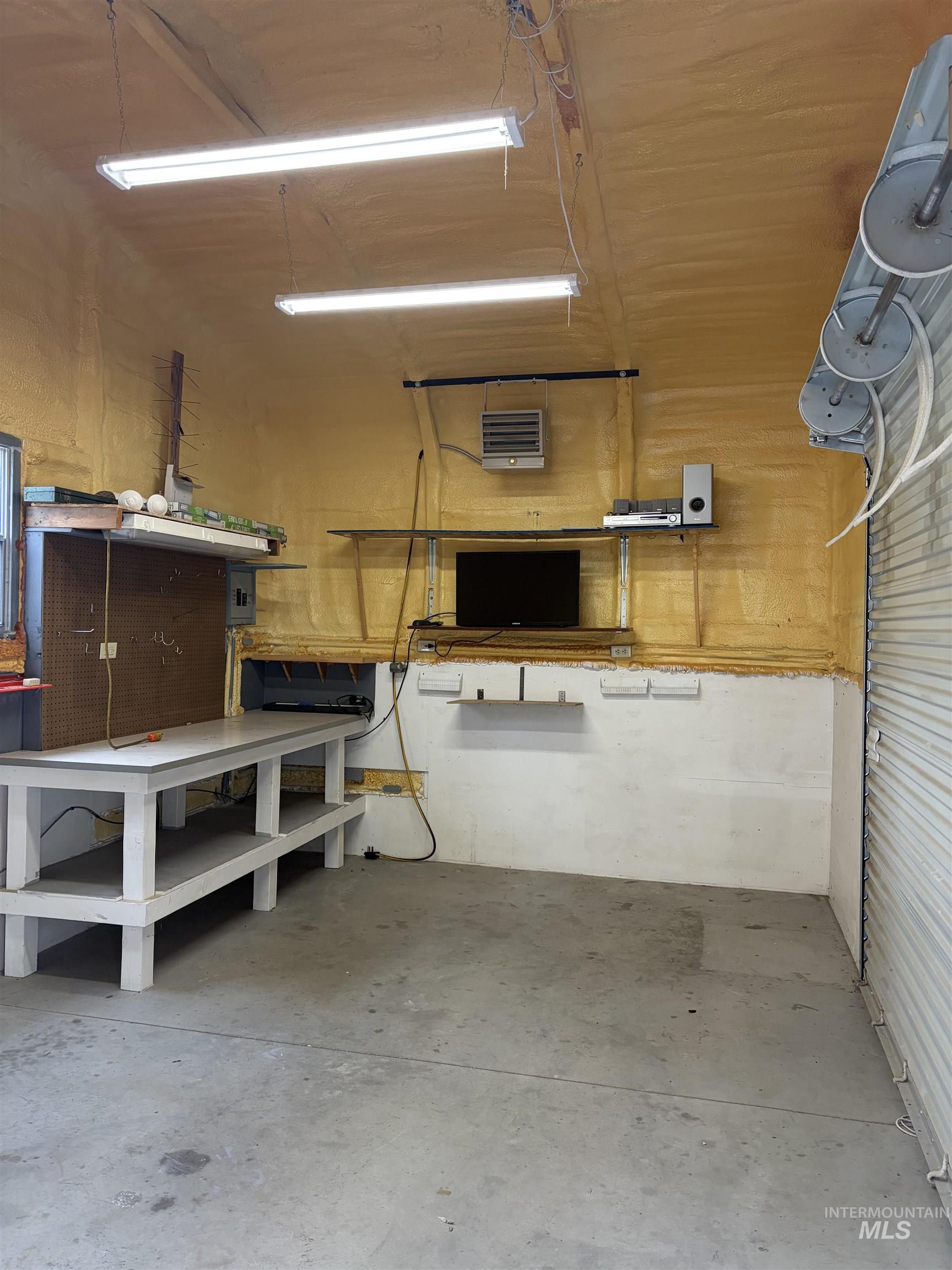 421 W 6th Street, Emmett, Idaho 83617, 3 Bedrooms, 2 Bathrooms, Residential For Sale, Price $475,000,MLS 98977044