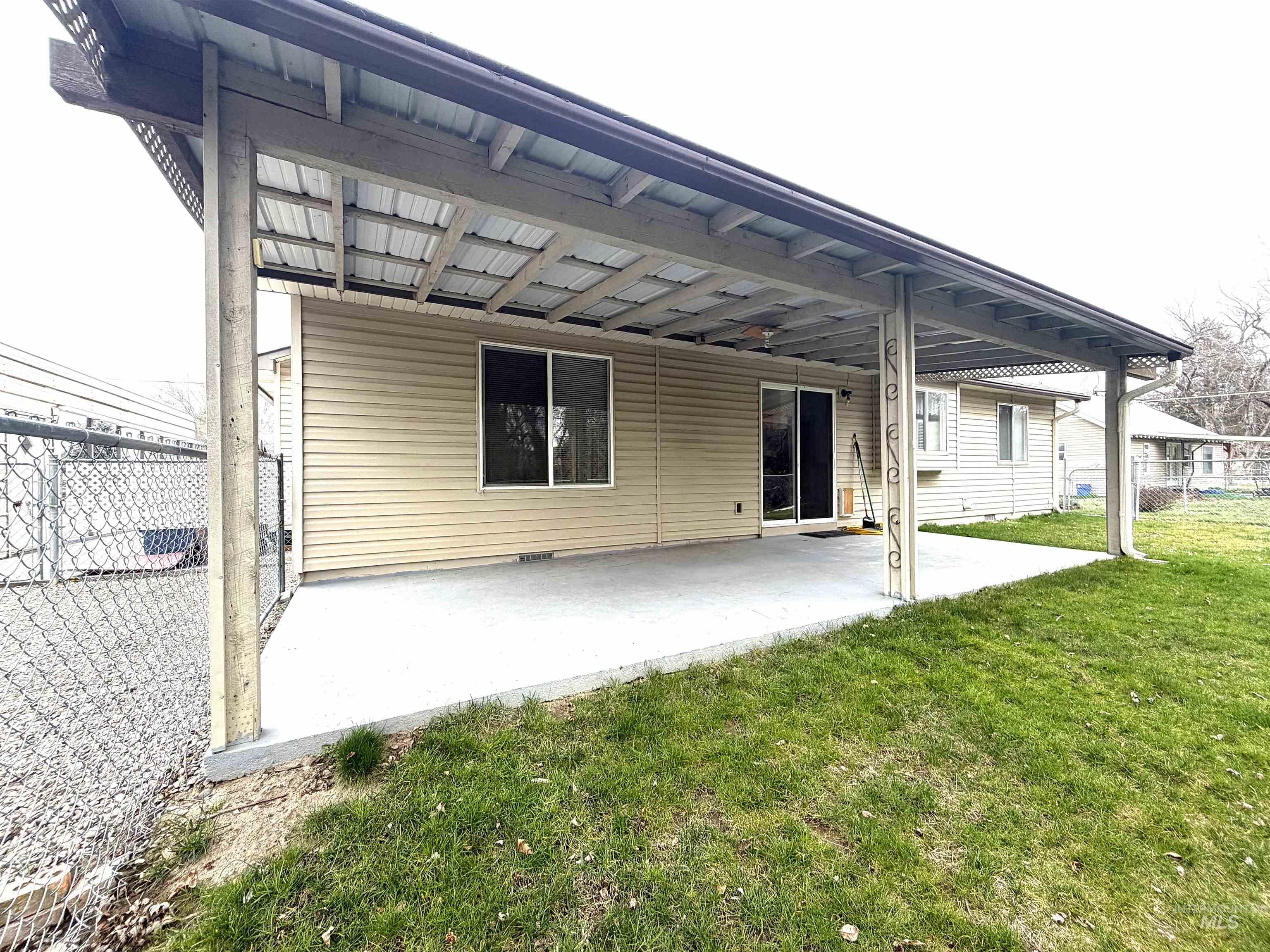 421 W 6th Street, Emmett, Idaho 83617, 3 Bedrooms, 2 Bathrooms, Residential For Sale, Price $475,000,MLS 98977044