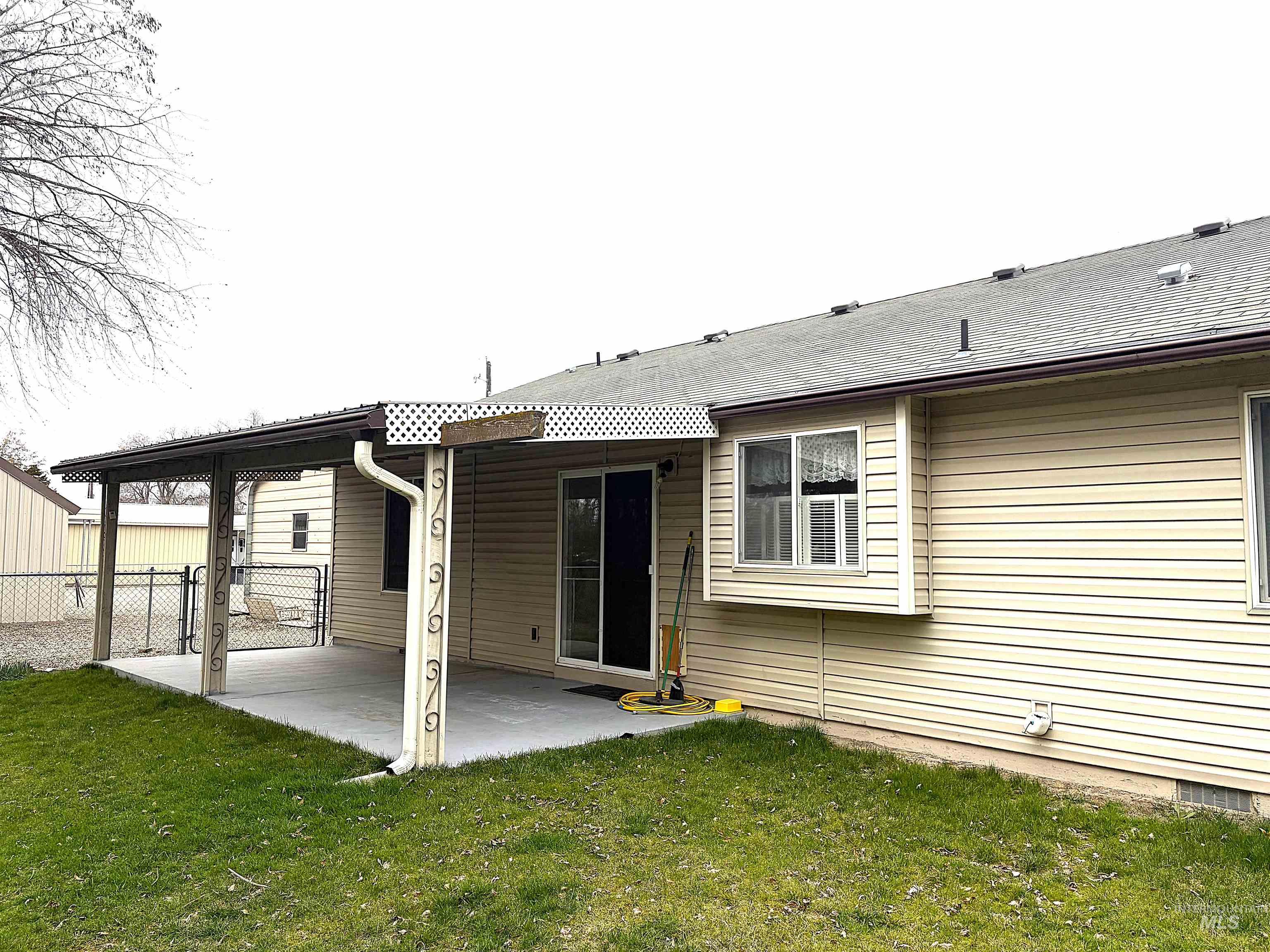 421 W 6th Street, Emmett, Idaho 83617, 3 Bedrooms, 2 Bathrooms, Residential For Sale, Price $475,000,MLS 98977044