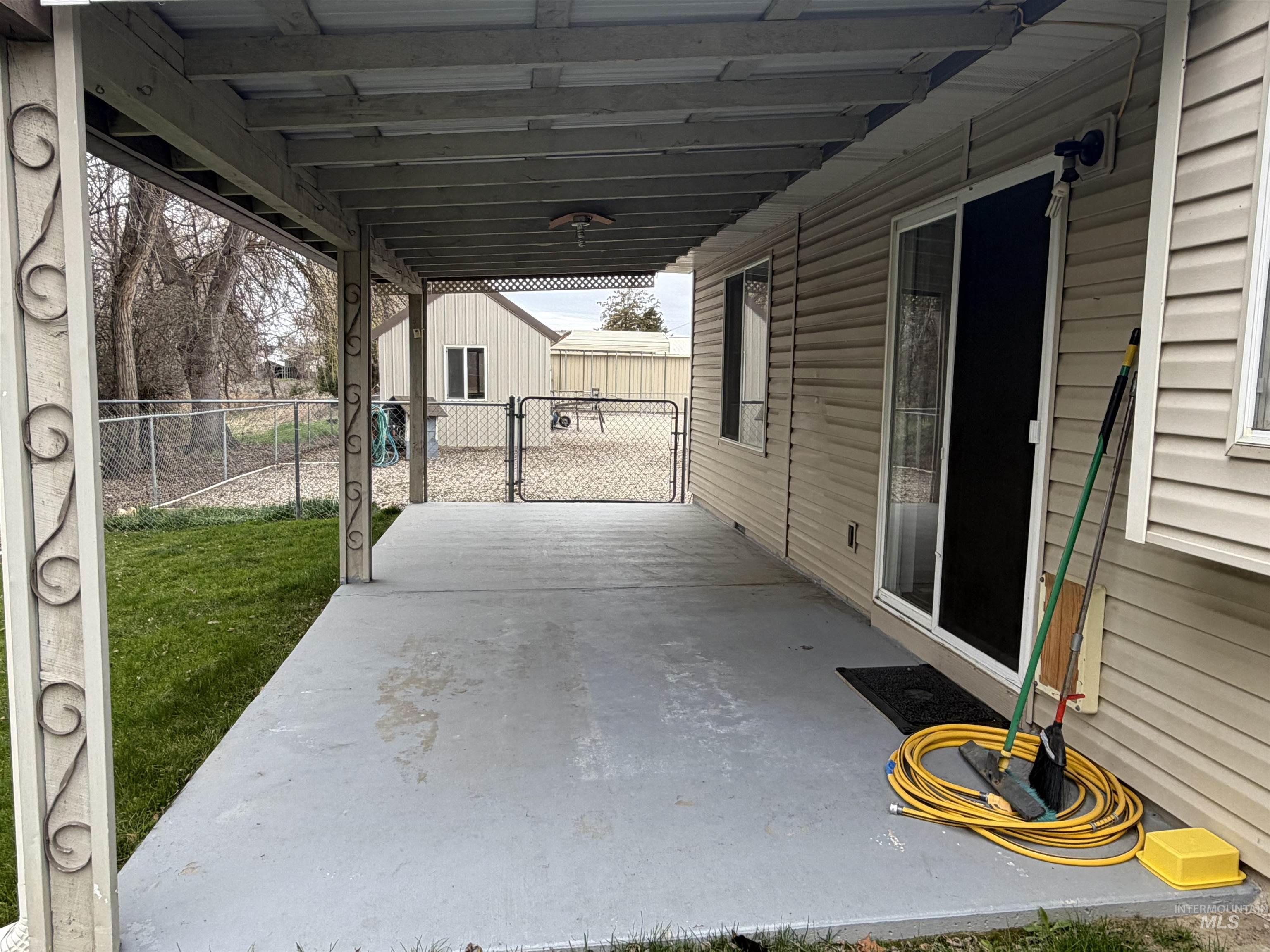 421 W 6th Street, Emmett, Idaho 83617, 3 Bedrooms, 2 Bathrooms, Residential For Sale, Price $475,000,MLS 98977044