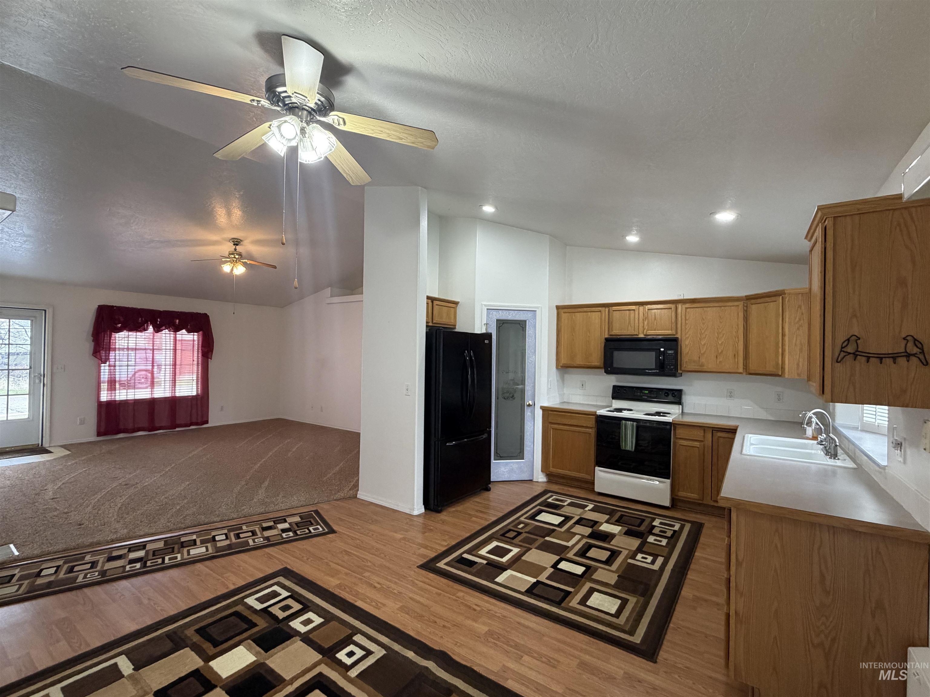 421 W 6th Street, Emmett, Idaho 83617, 3 Bedrooms, 2 Bathrooms, Residential For Sale, Price $475,000,MLS 98977044