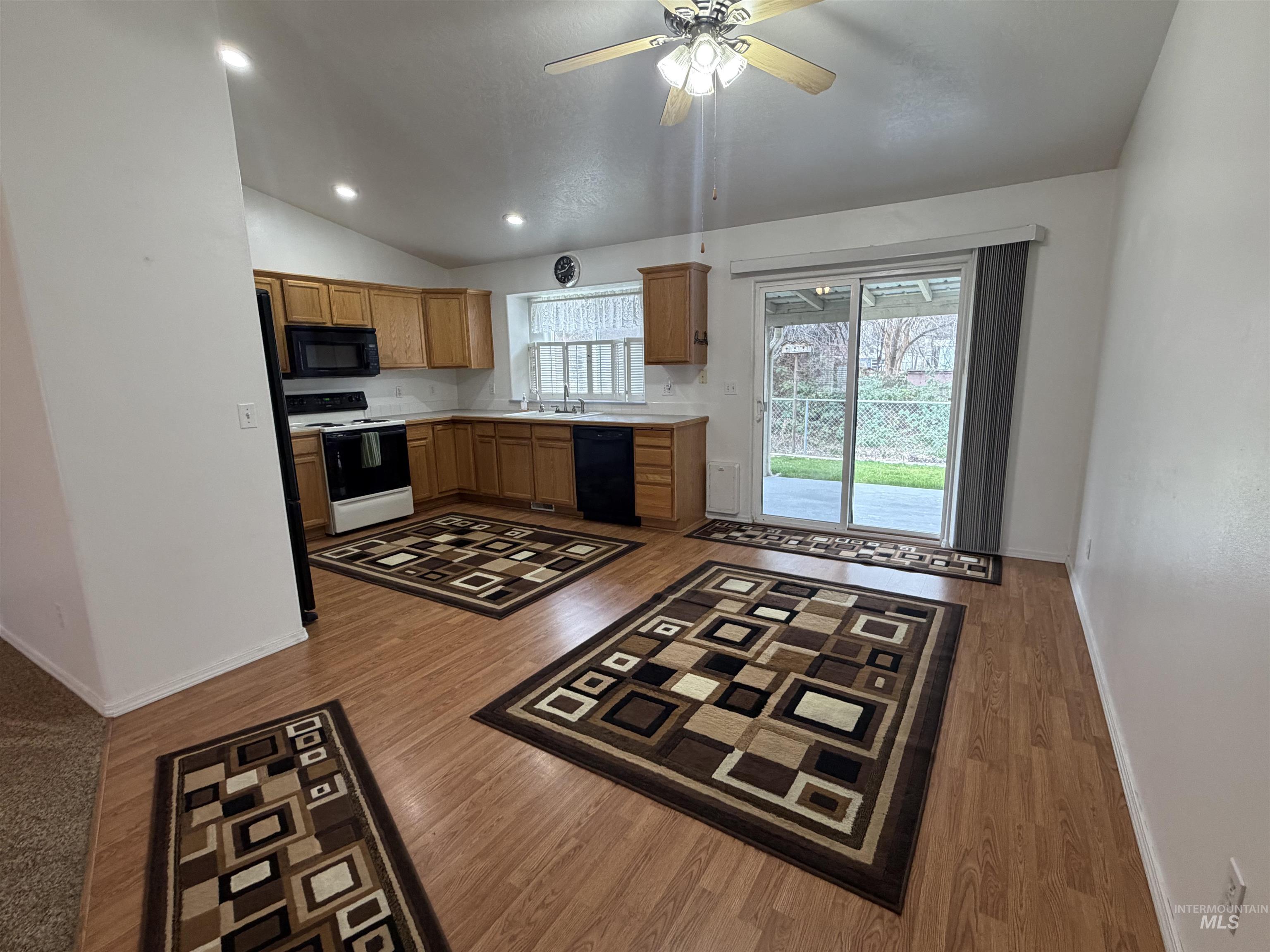 421 W 6th Street, Emmett, Idaho 83617, 3 Bedrooms, 2 Bathrooms, Residential For Sale, Price $475,000,MLS 98977044