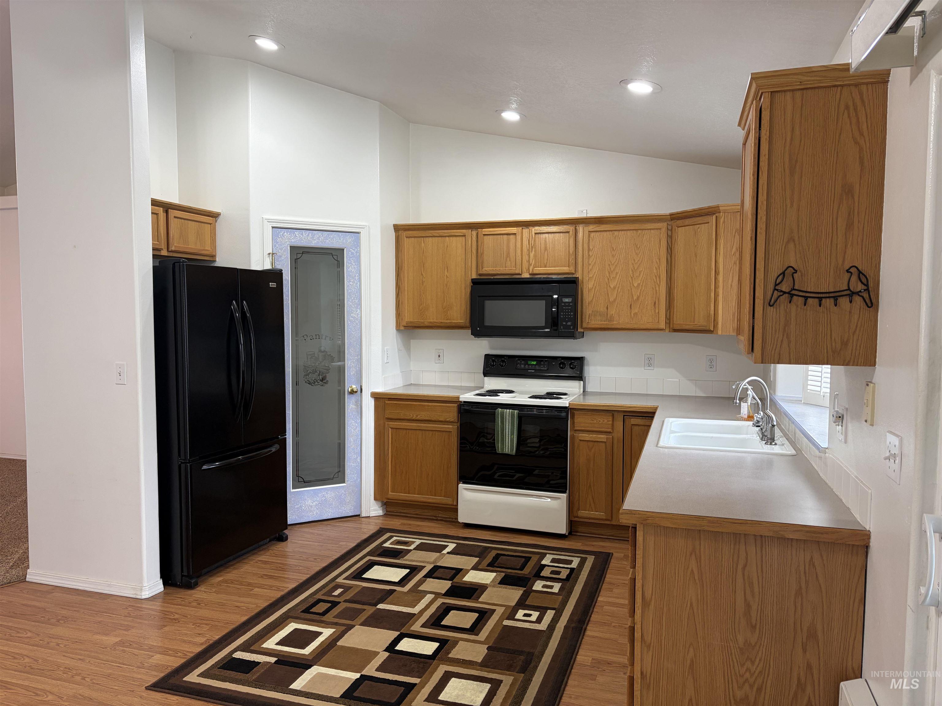 421 W 6th Street, Emmett, Idaho 83617, 3 Bedrooms, 2 Bathrooms, Residential For Sale, Price $475,000,MLS 98977044