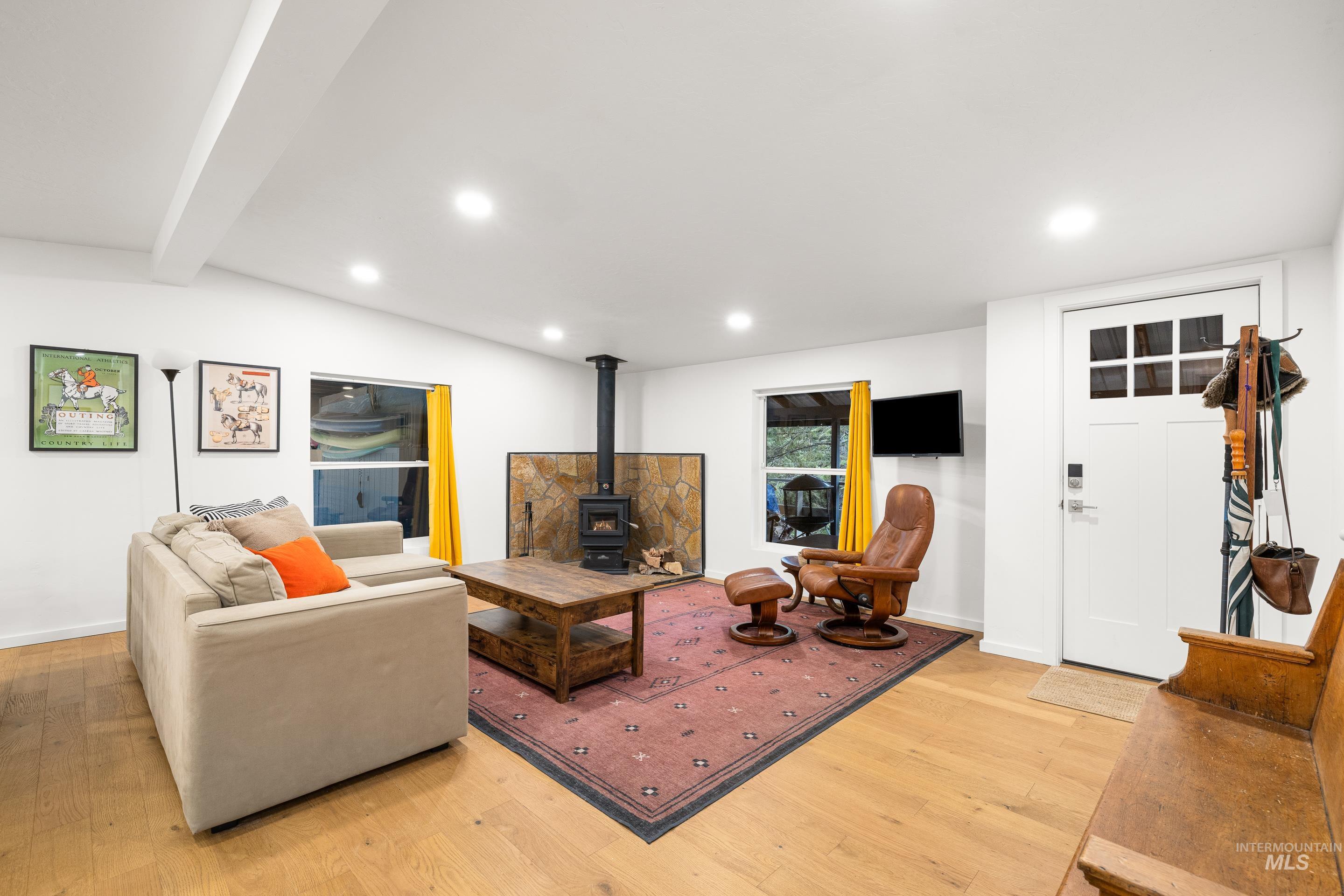 32 Sky Ridge, Garden Valley, Idaho 83622, 2 Bedrooms, 2 Bathrooms, Residential For Sale, Price $375,000, 98977045