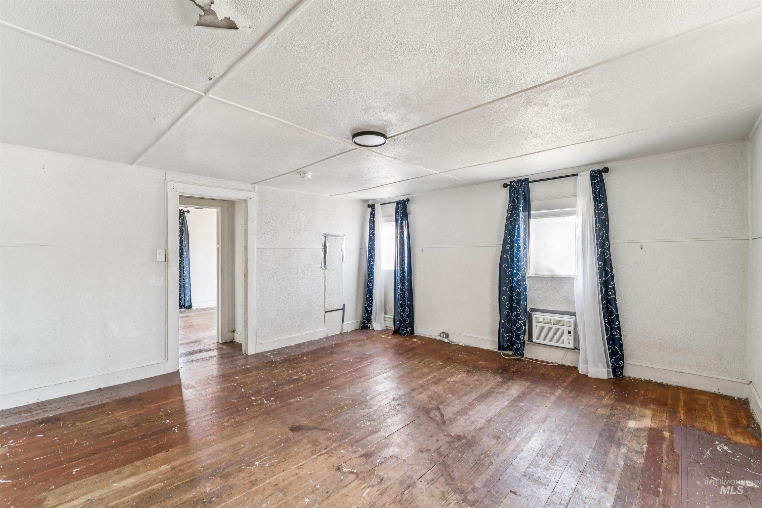 521 10th Ave N, Payette, Idaho 83661, 4 Bedrooms, 2 Bathrooms, Residential For Sale, Price $185,000,MLS 98977048