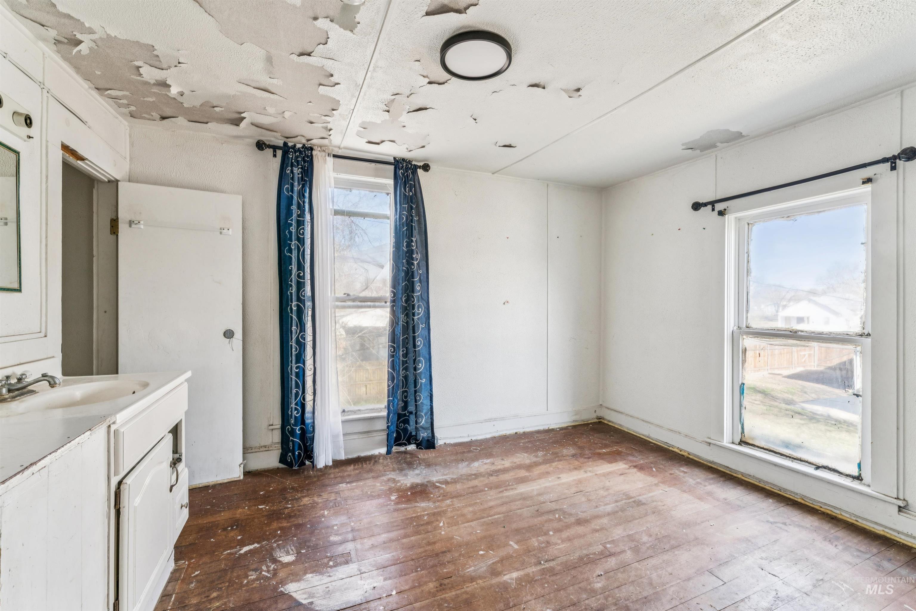 521 10th Ave N, Payette, Idaho 83661, 4 Bedrooms, 2 Bathrooms, Residential For Sale, Price $185,000,MLS 98977048