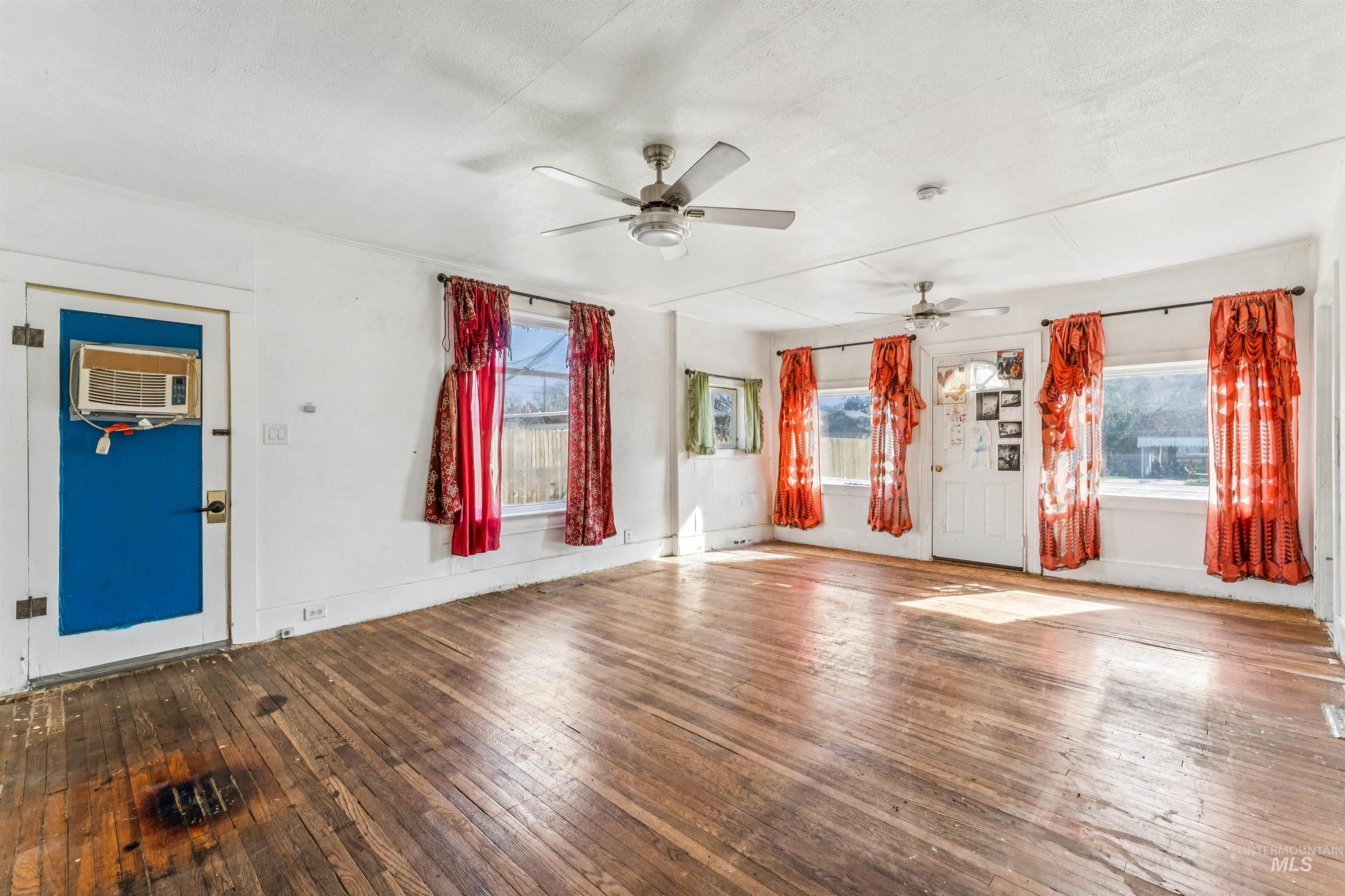 521 10th Ave N, Payette, Idaho 83661, 4 Bedrooms, 2 Bathrooms, Residential For Sale, Price $185,000,MLS 98977048