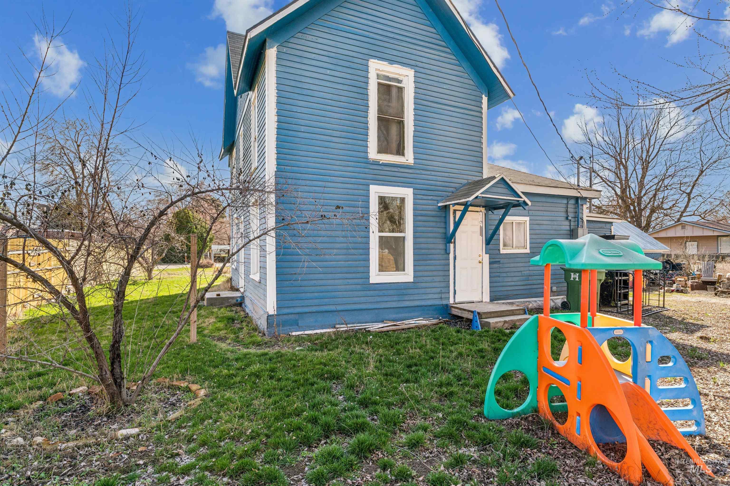 521 10th Ave N, Payette, Idaho 83661, 4 Bedrooms, 2 Bathrooms, Residential For Sale, Price $185,000,MLS 98977048