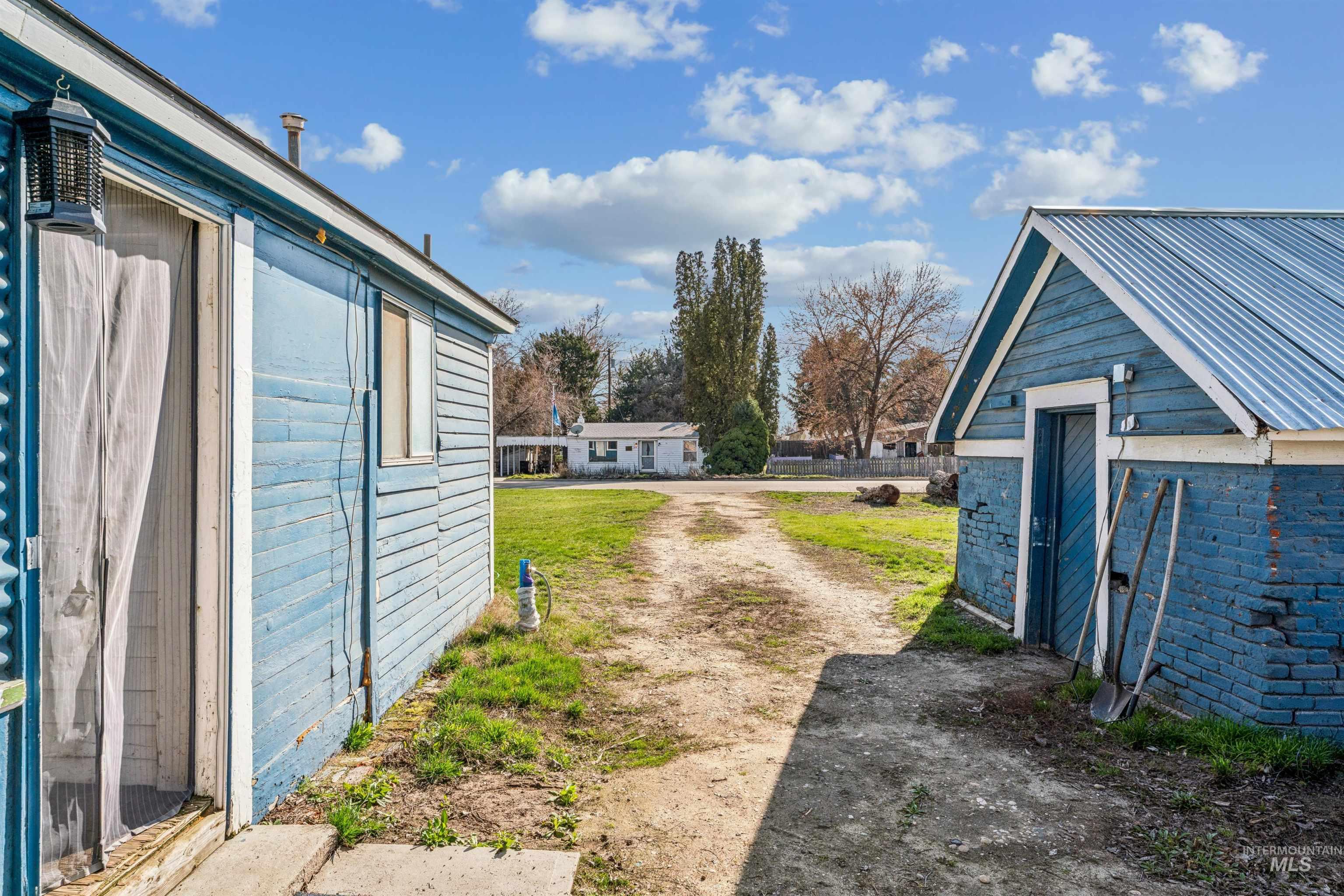 521 10th Ave N, Payette, Idaho 83661, 4 Bedrooms, 2 Bathrooms, Residential For Sale, Price $185,000,MLS 98977048