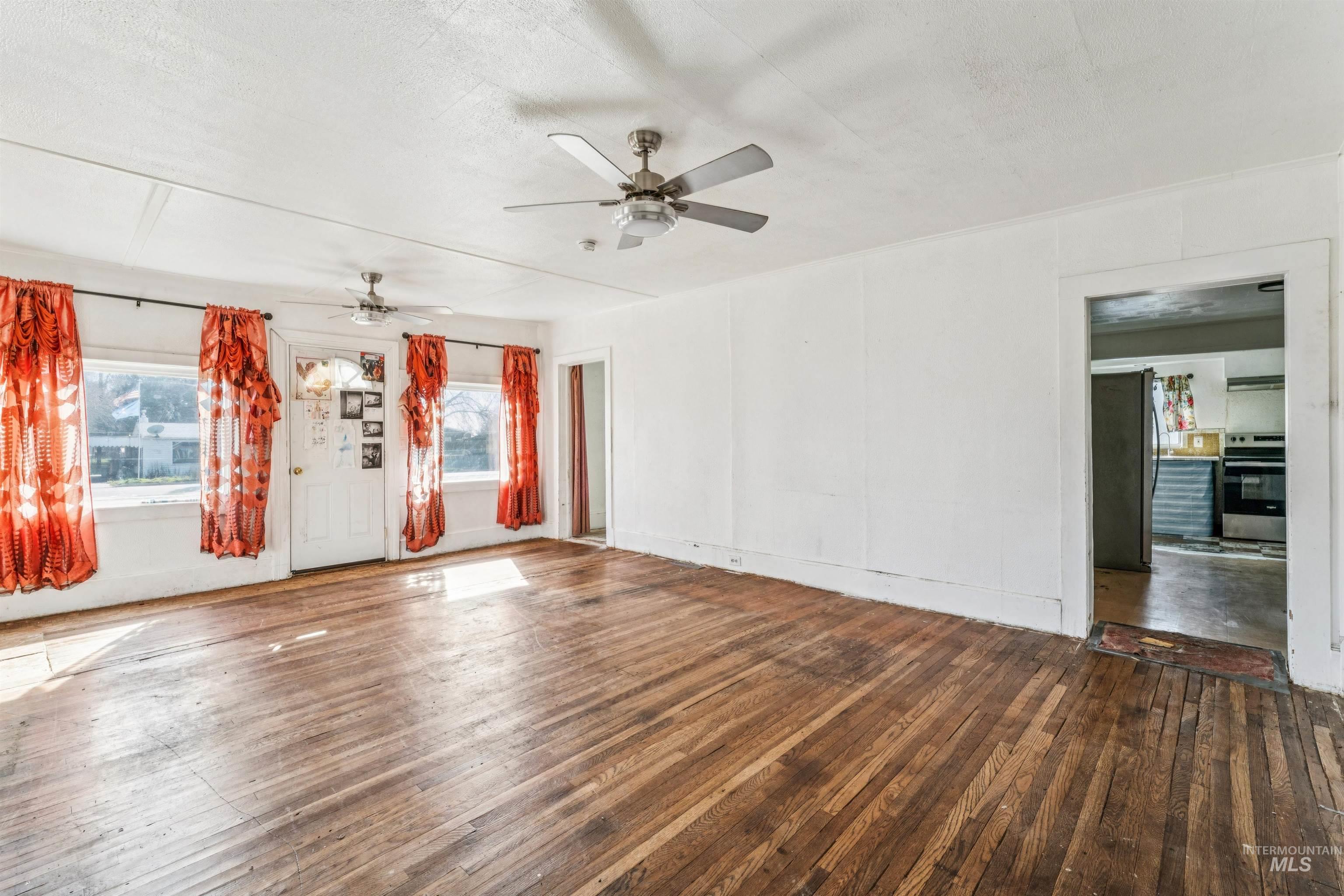 521 10th Ave N, Payette, Idaho 83661, 4 Bedrooms, 2 Bathrooms, Residential For Sale, Price $185,000,MLS 98977048