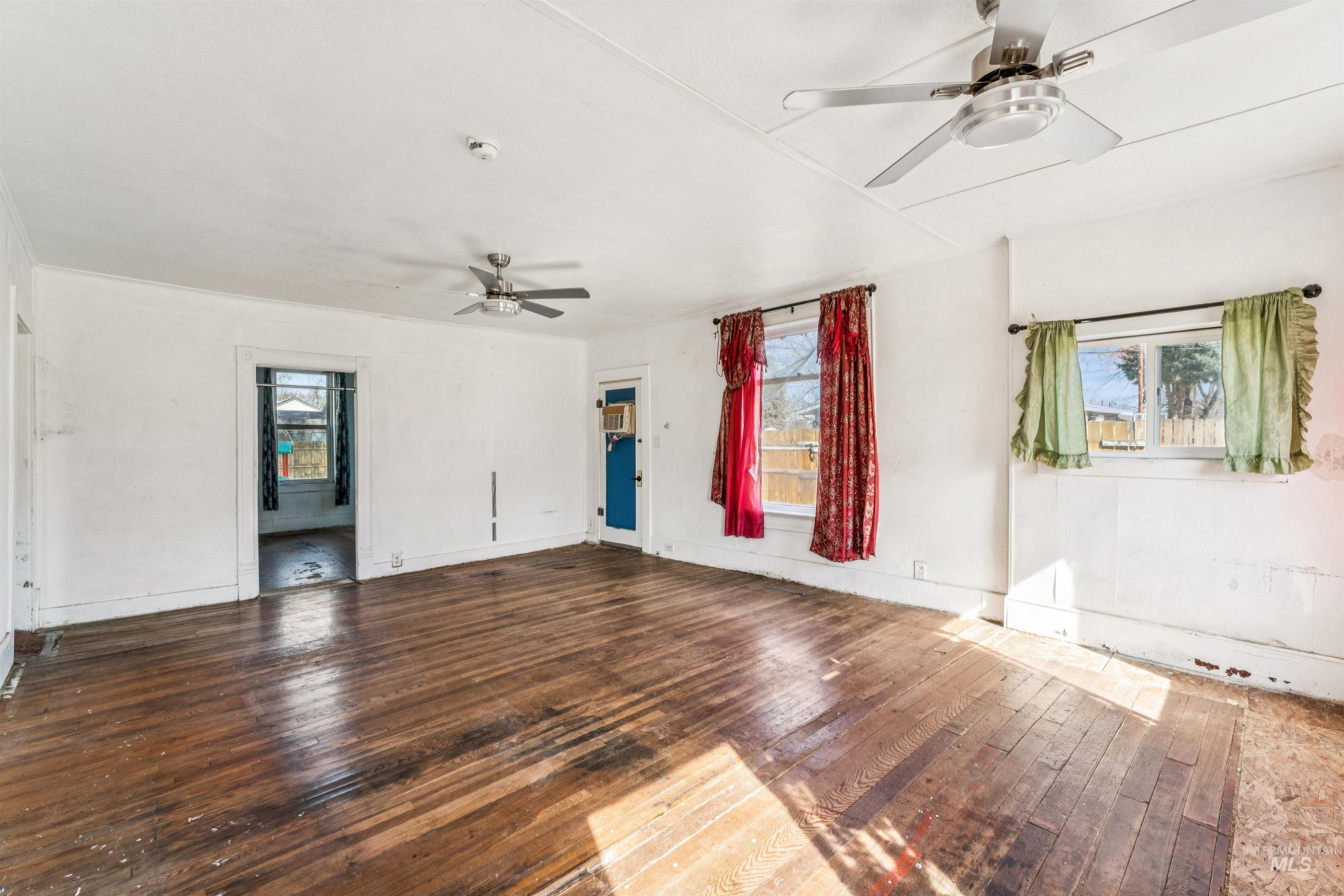 521 10th Ave N, Payette, Idaho 83661, 4 Bedrooms, 2 Bathrooms, Residential For Sale, Price $185,000,MLS 98977048