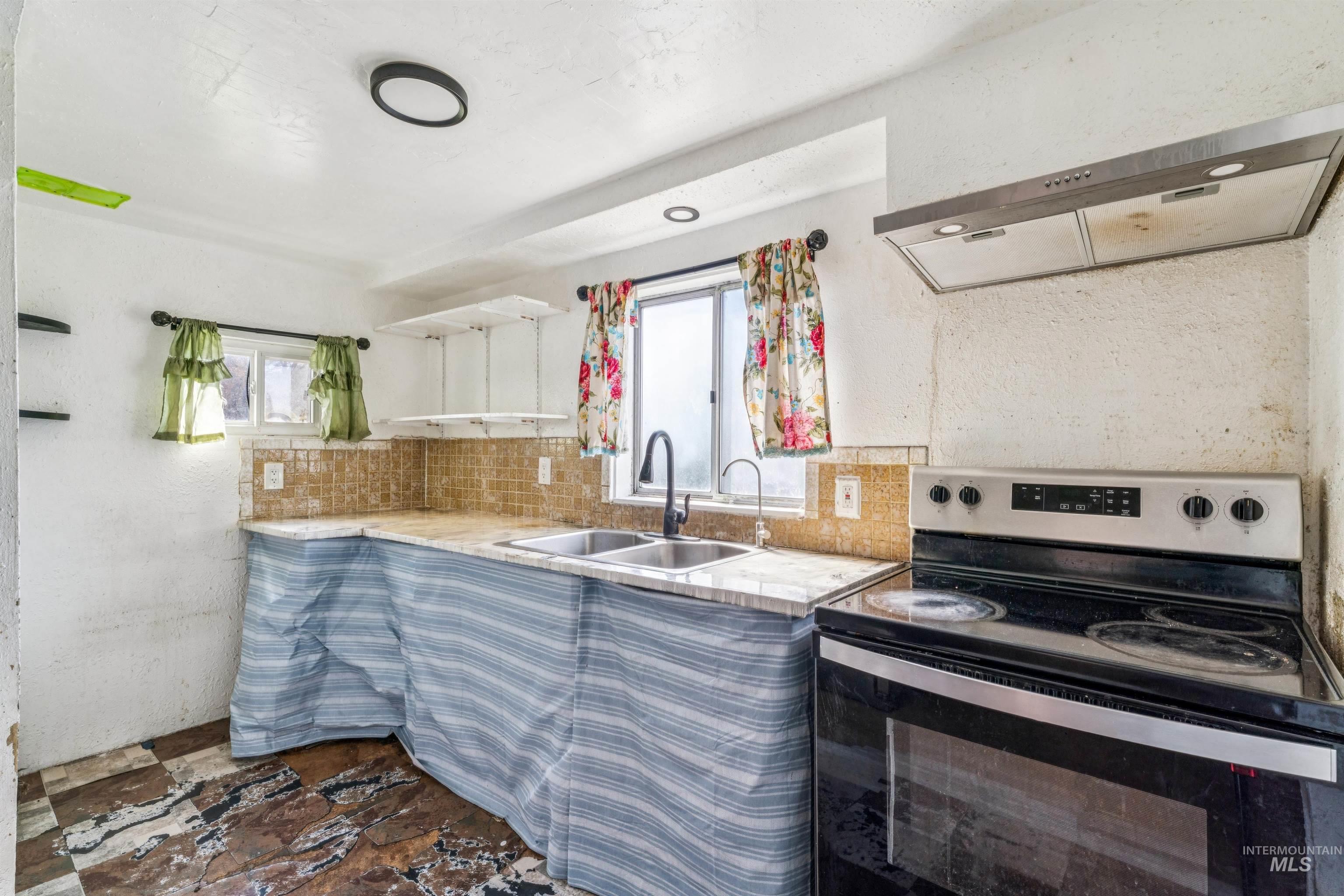 521 10th Ave N, Payette, Idaho 83661, 4 Bedrooms, 2 Bathrooms, Residential For Sale, Price $185,000,MLS 98977048