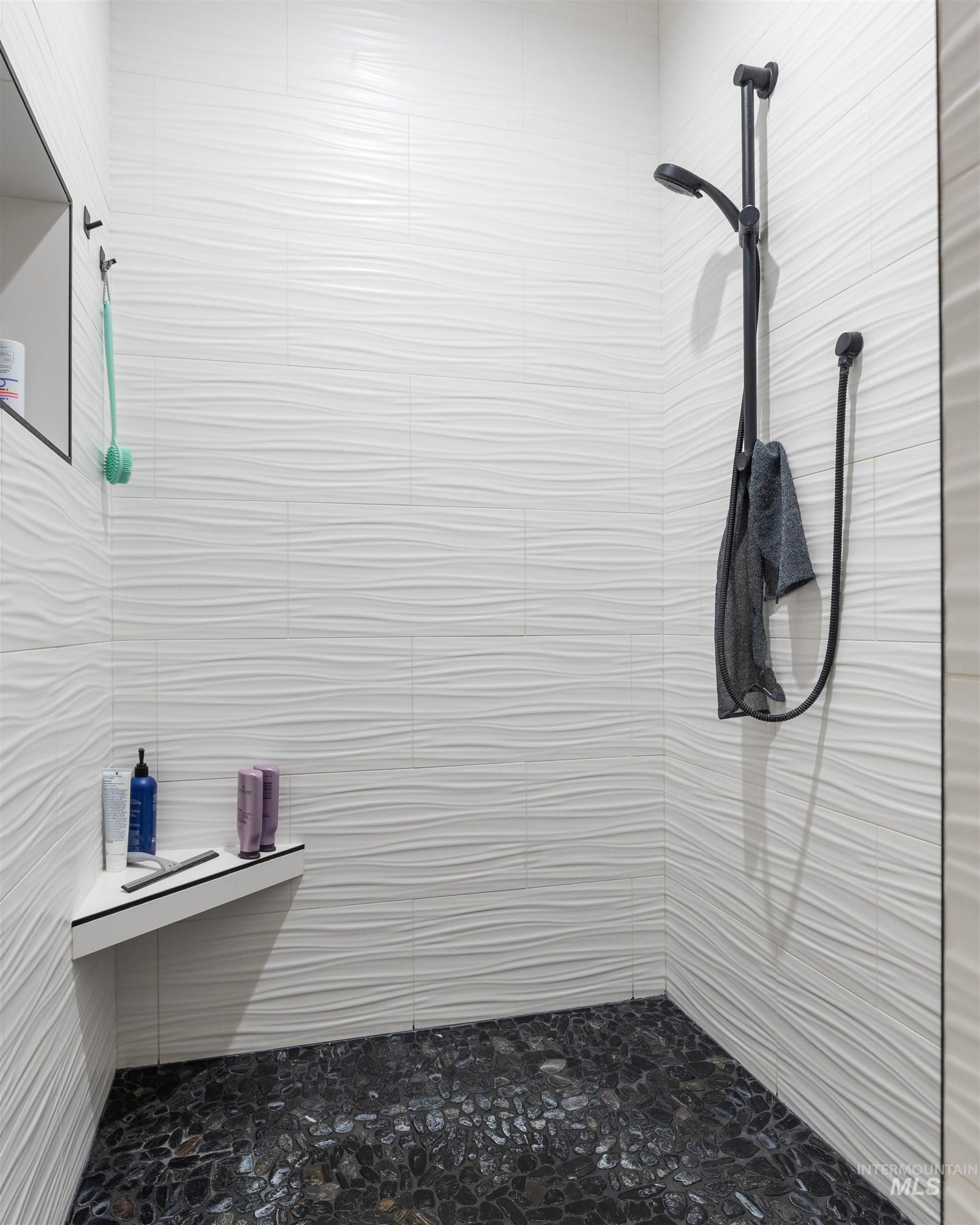 16901 Spring Meadow Drive, Caldwell, Idaho 83607, 4 Bedrooms, 2.5 Bathrooms, Residential For Sale, Price $1,199,900,MLS 98977049