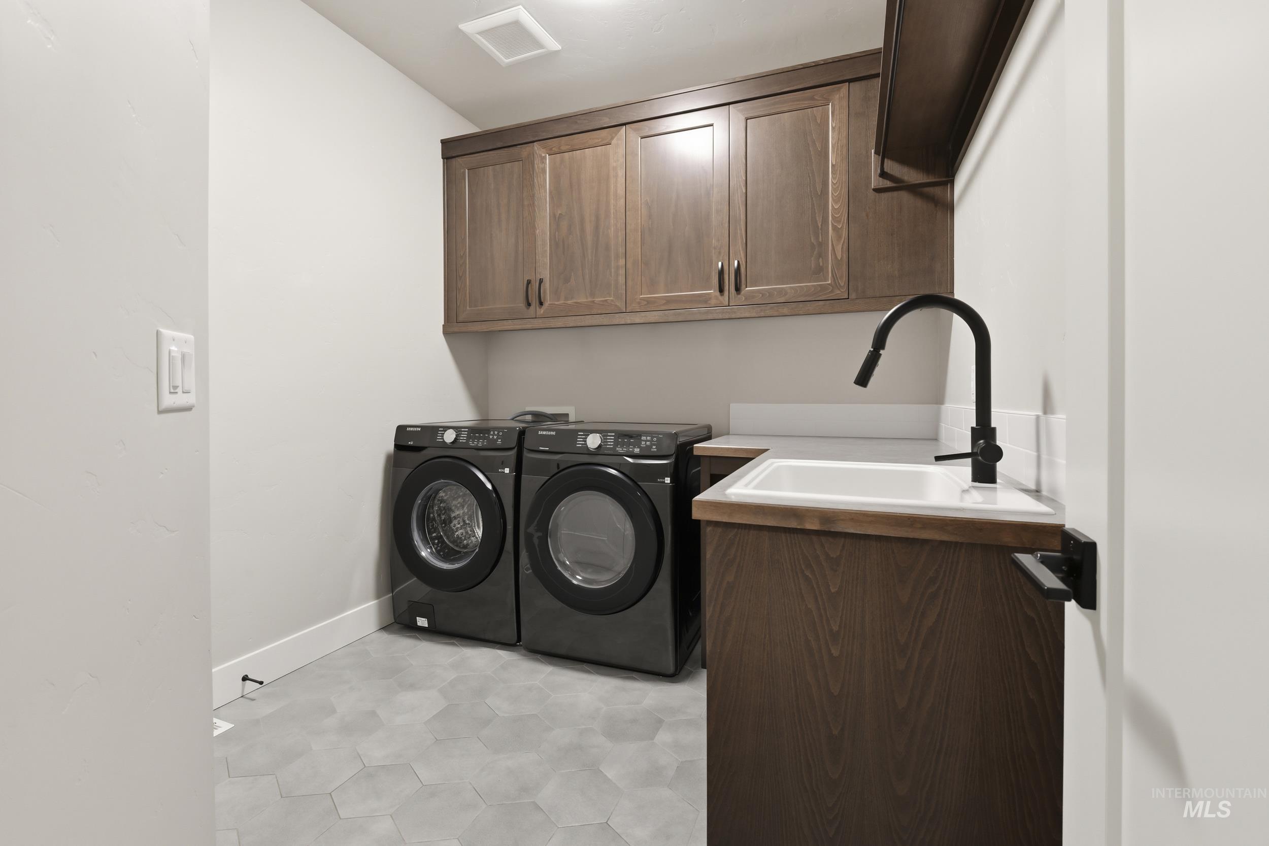 4640 N McKinley Park, Meridian, Idaho 83646, 3 Bedrooms, 2.5 Bathrooms, Residential For Sale, Price $859,900, 98977052