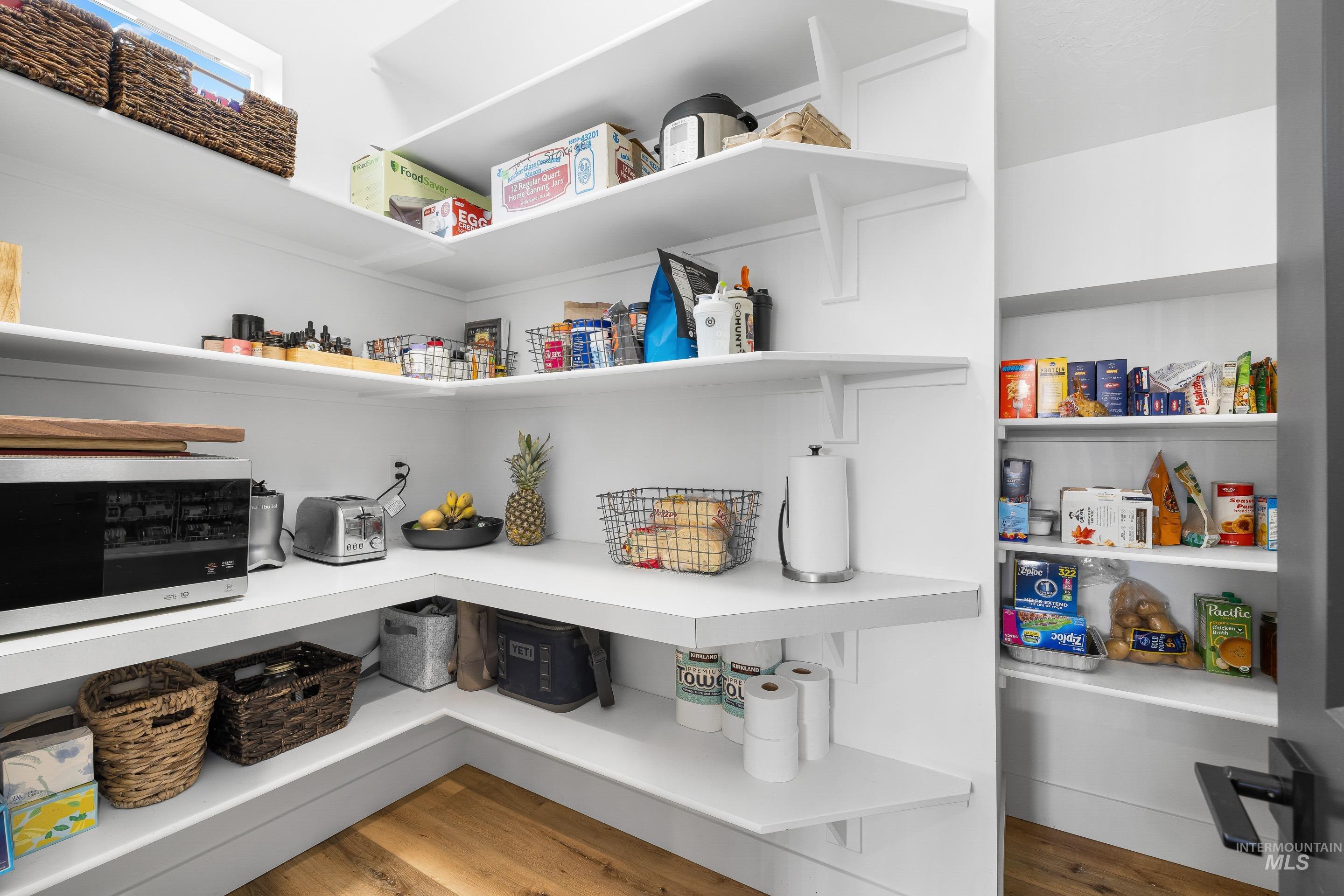 18119 N Fallspring Pl, Nampa, Idaho 83687, 4 Bedrooms, 2.5 Bathrooms, Residential For Sale, Price $785,000, 98977053